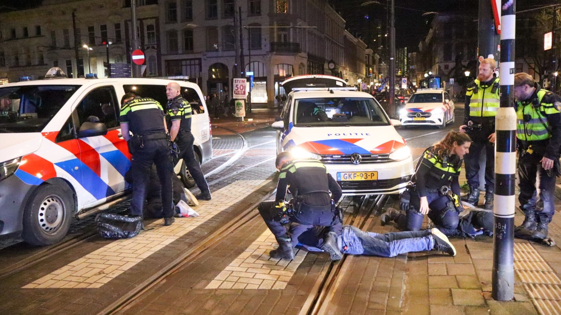 Agenten trekken tasers na ruzie tussen groepen, geen aanhoudingen ...