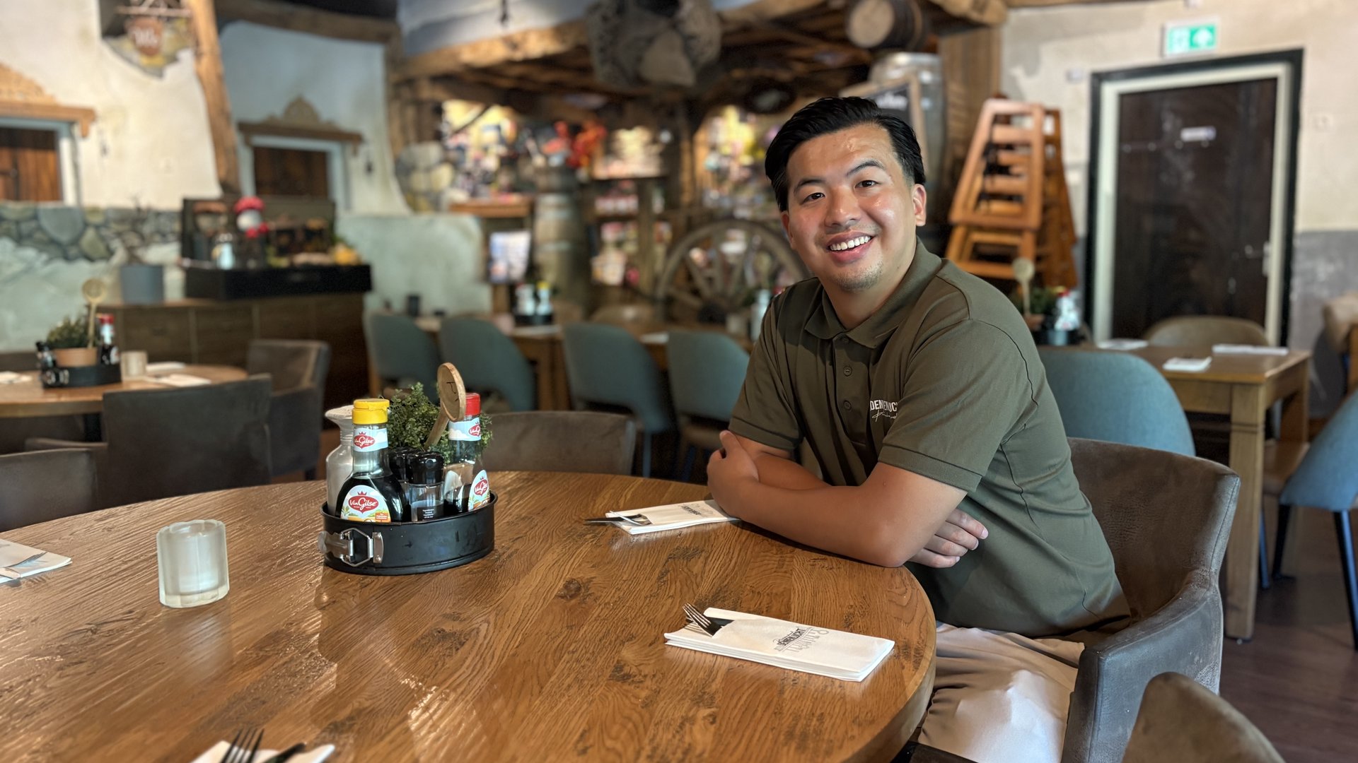 Aan-de-keukentafel-met-Yidong-Jin---Dennenlucht-was-echt-een-buitenkans-