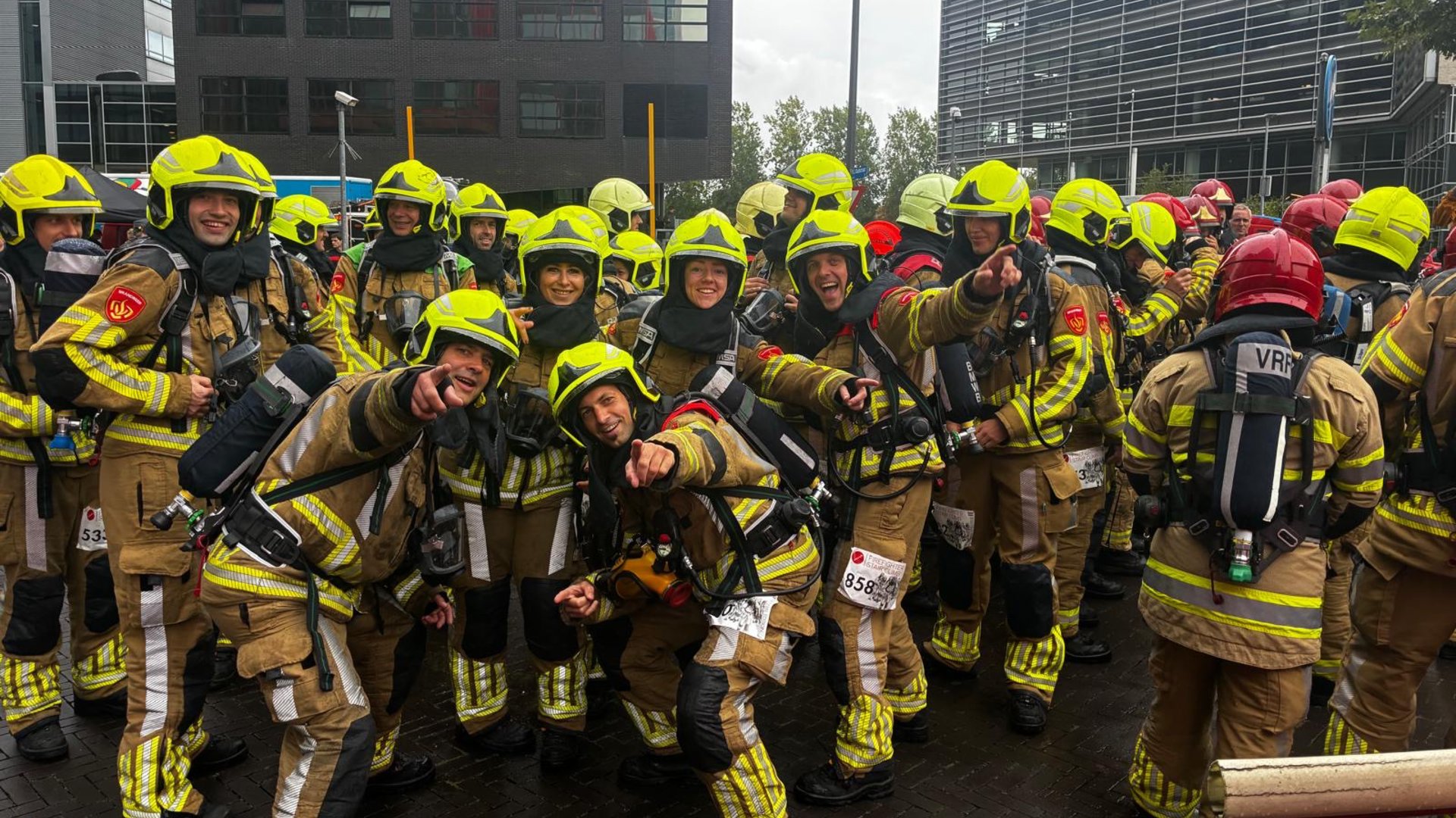 Roosendaalse-brandweerlieden-bedwingen-600-treden-tijdens-Firefighter-Stair-Climb