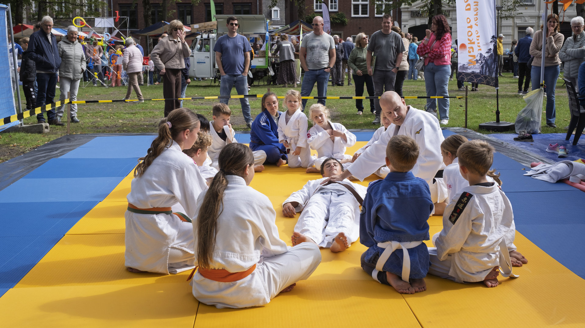 Trots-op-Wouw--Inwoners-tonen-hun-liefde-voor-het-dorp-tijdens-Dag-van-Roosendaal