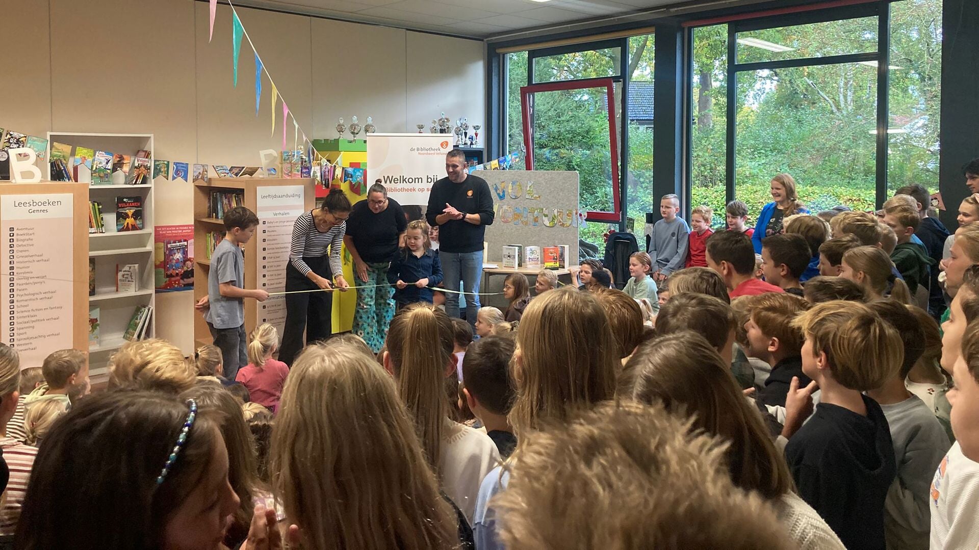 Feestelijke opening bibliotheek op twee basisscholen in Nunspeet