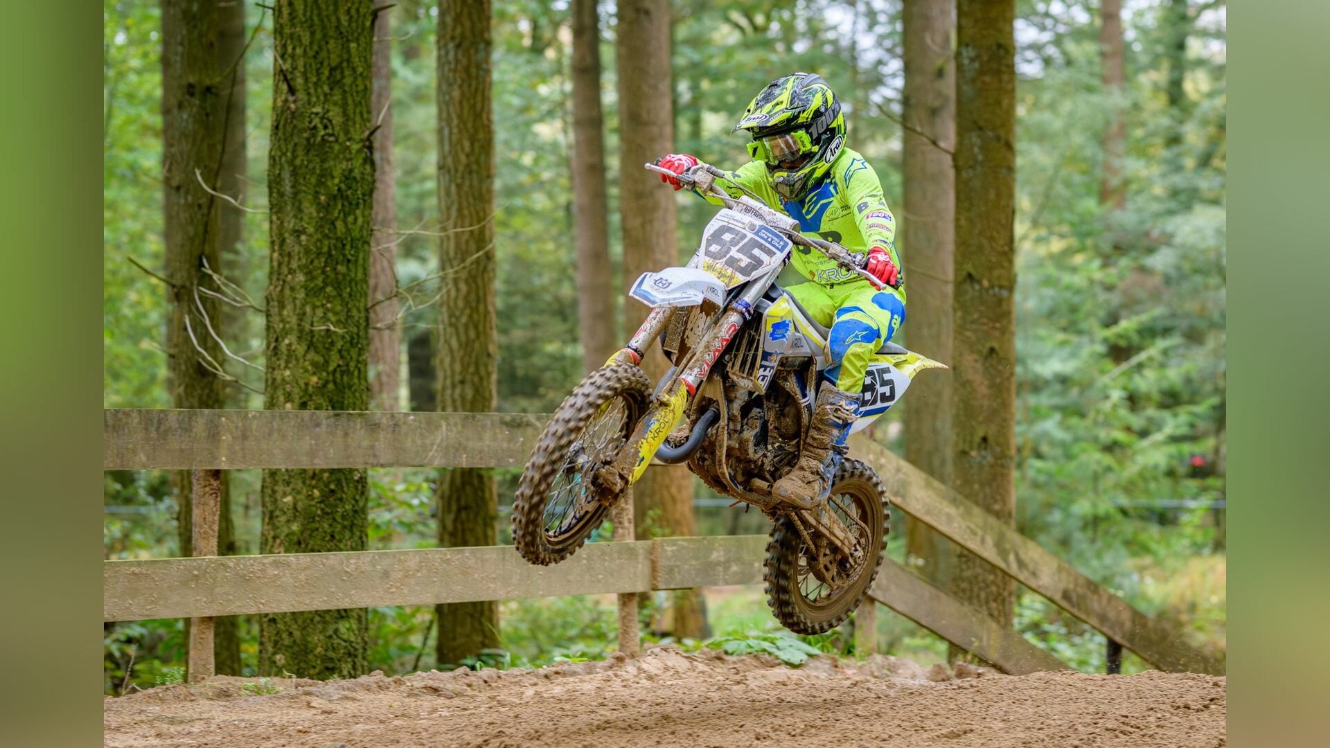 Demian van de Hoorn uit Nunspeet wint zevende clubcross van MC Volgas in Ermelo