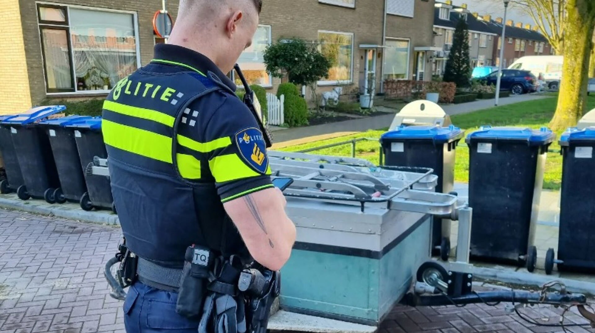 Politie controleert aanhangwagens in Molenlanden en schrijft één ...