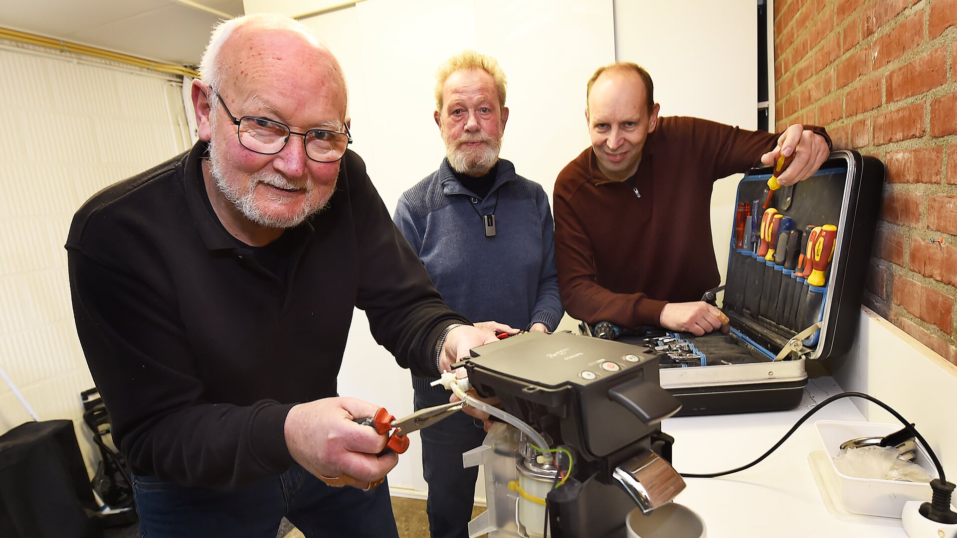 Repair Cafés Varsseveld en Silvolde bewijzen hun nut