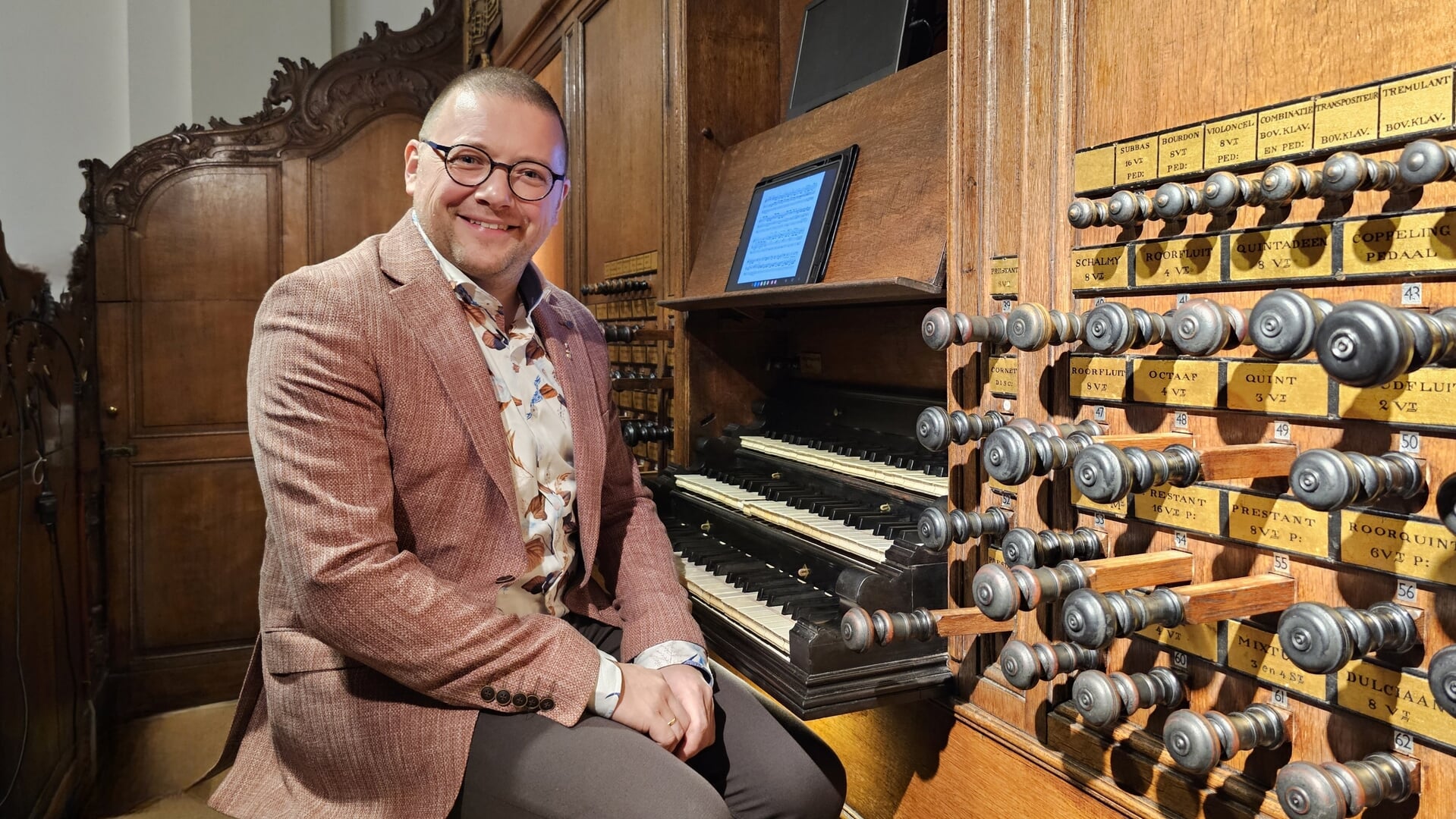 Minne Veldman op het Hillebrandorgel van de Grote Kerk Drachten