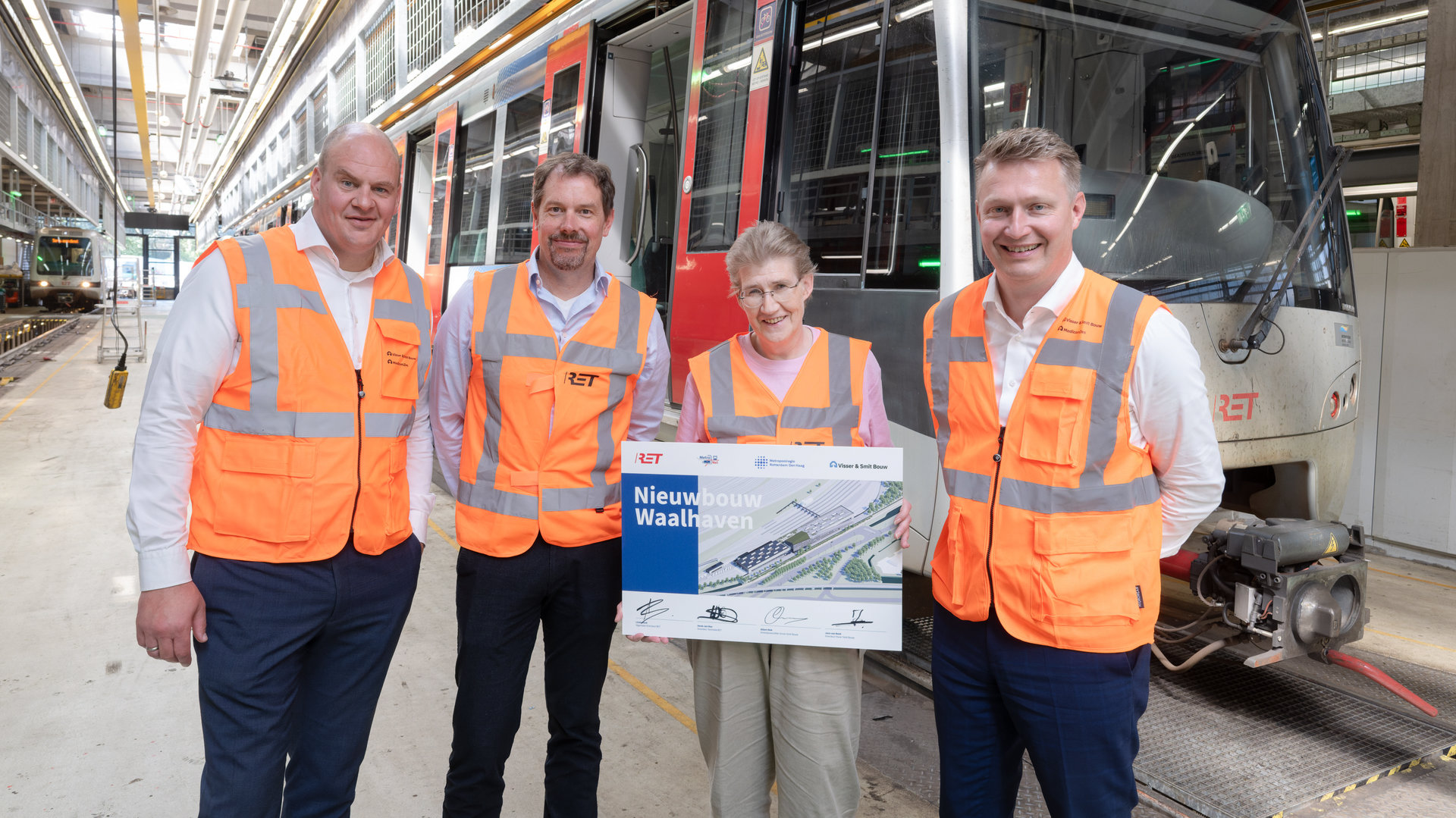 Mijlpaal op weg naar nieuwe metrowerkplaats van de RET in de Waalhaven ...