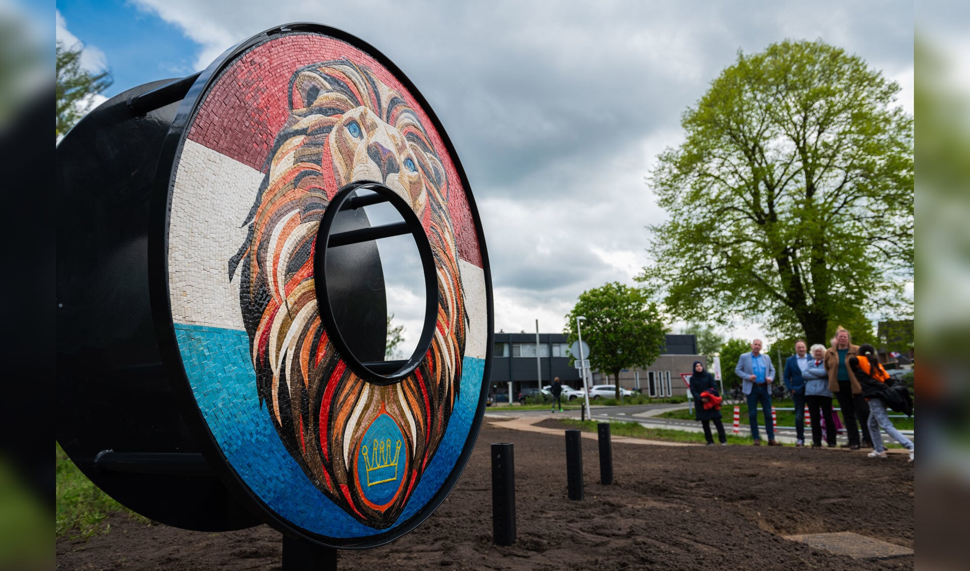 Eerste letter landmark Lichtenvoorde onthuld op Koningsdag | Cultuur ...