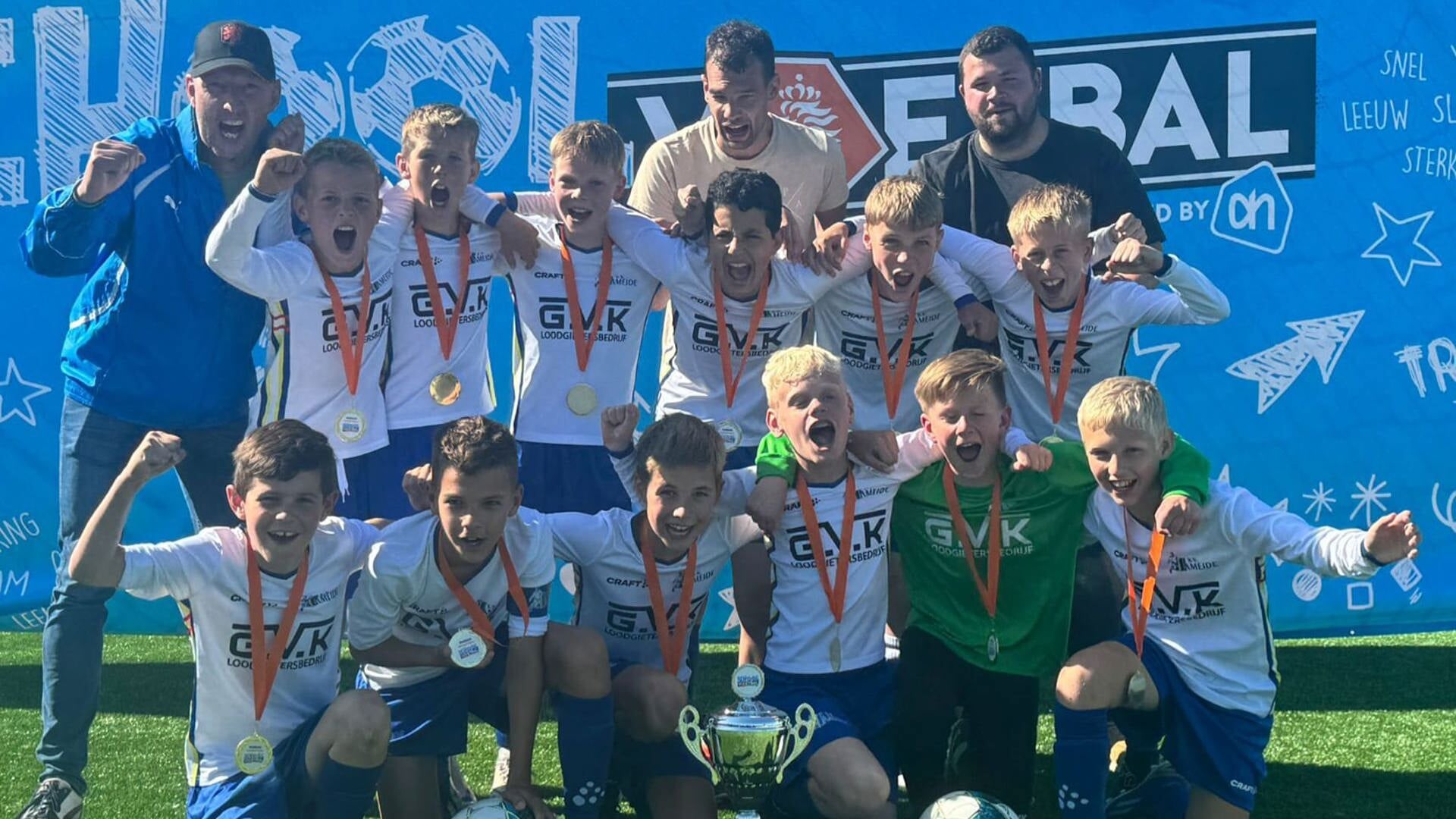 Schoolvoetbalteam Ameide wint districtsfinale en plaats zich voor landelijke finale