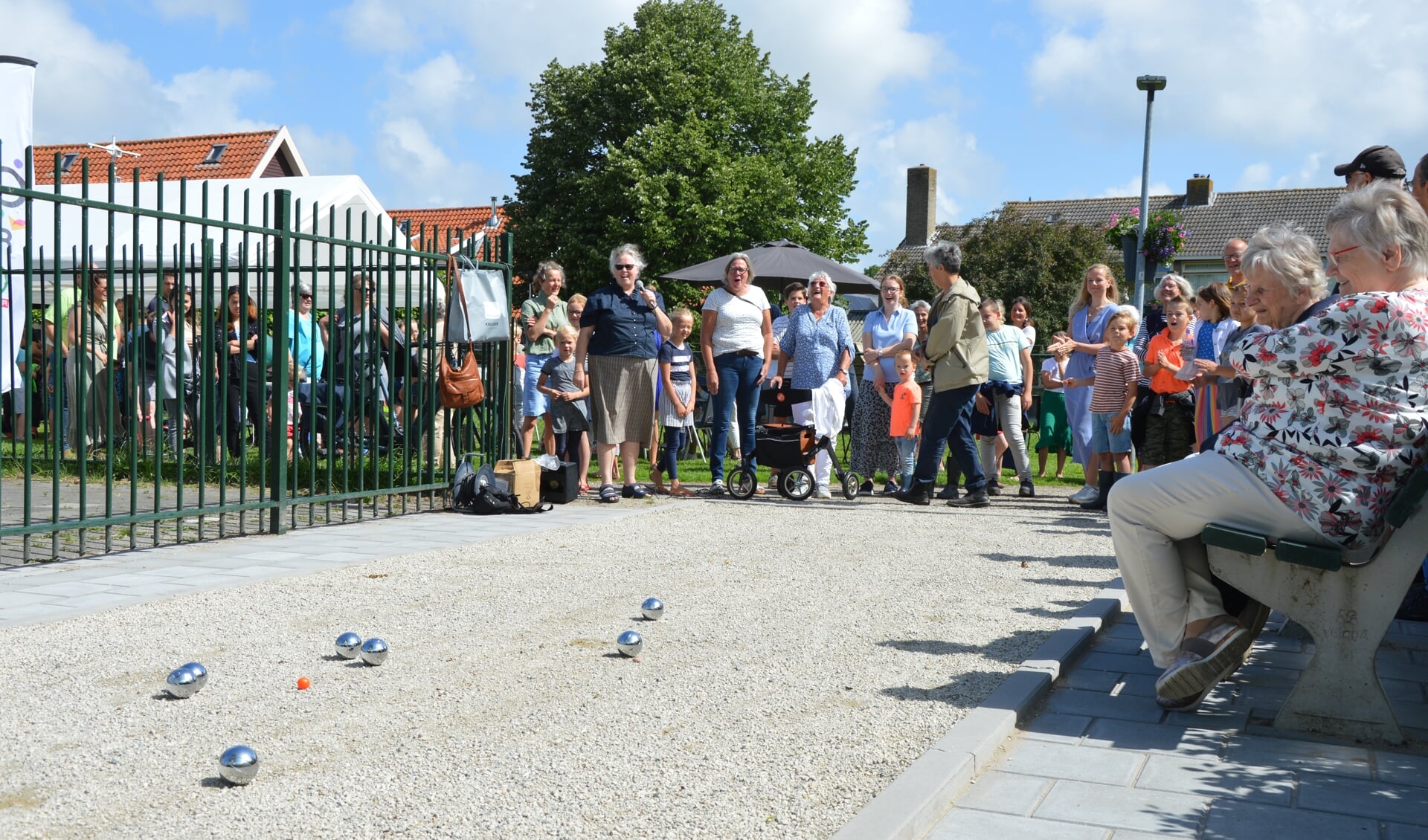 Jeu-de-boulesbaan en cheque voor Nieuwe-Tonge