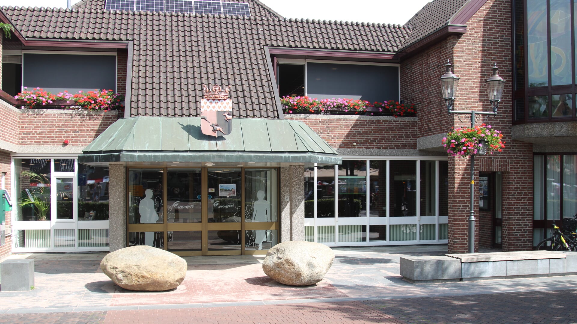 Toegankelijkheid gemeentehuis Nunspeet wordt verbeterd