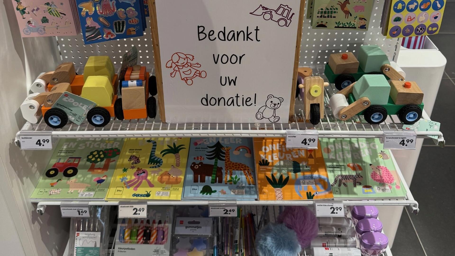 Inzamelingsactie voor Speelgoedbank bij Hema Elburg