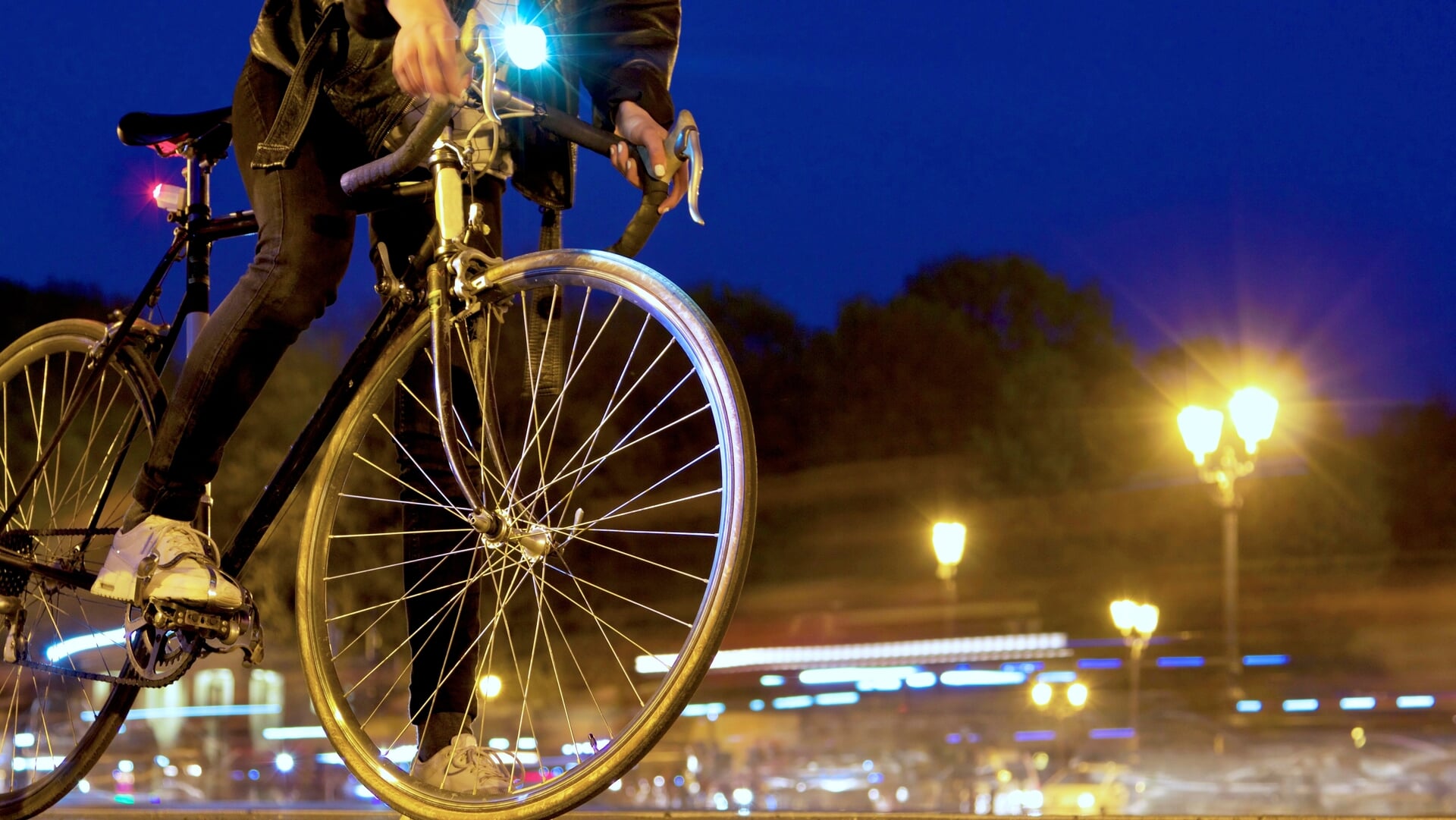 Zichtbaarheid fietsers van levensbelang: ’In het donker vallen er meer slachtoffers’