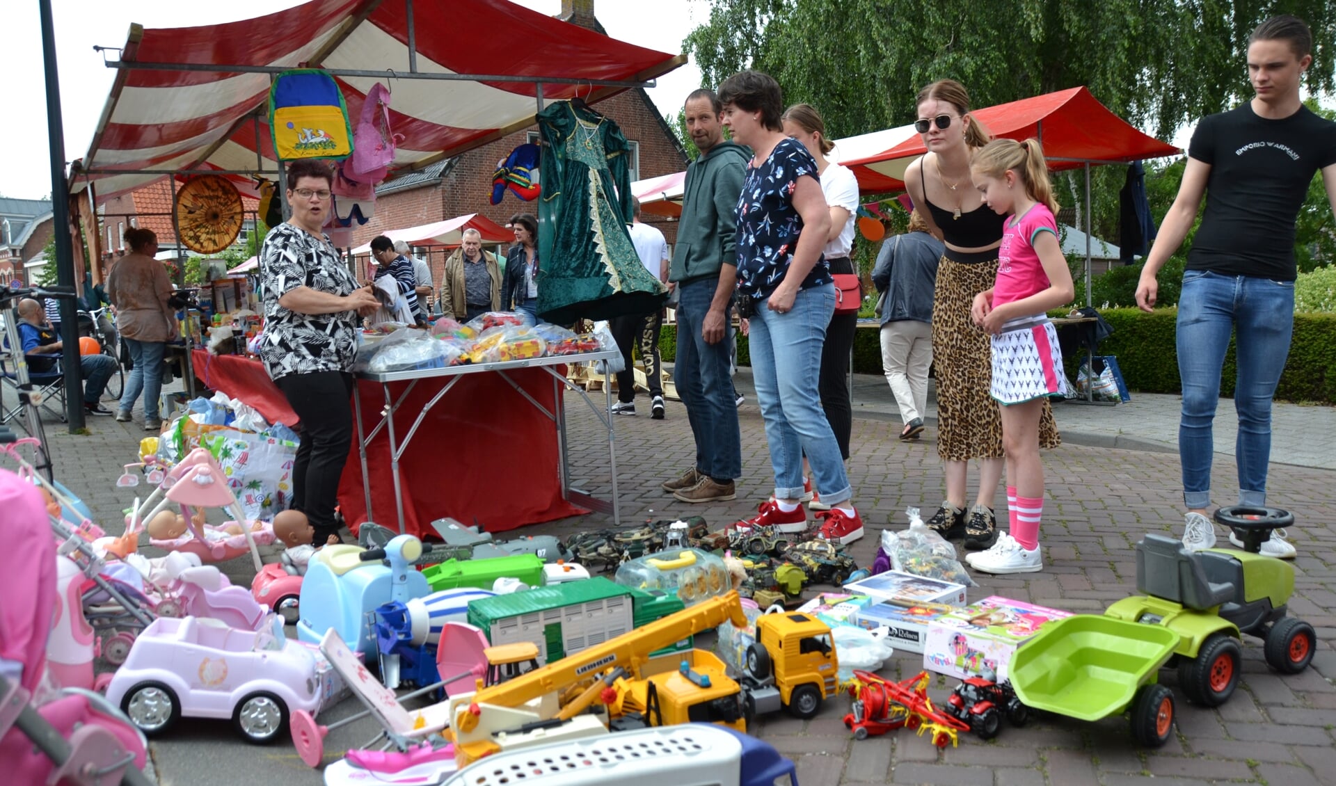 Pinksterfeestweekend met braderie Lepelstraat