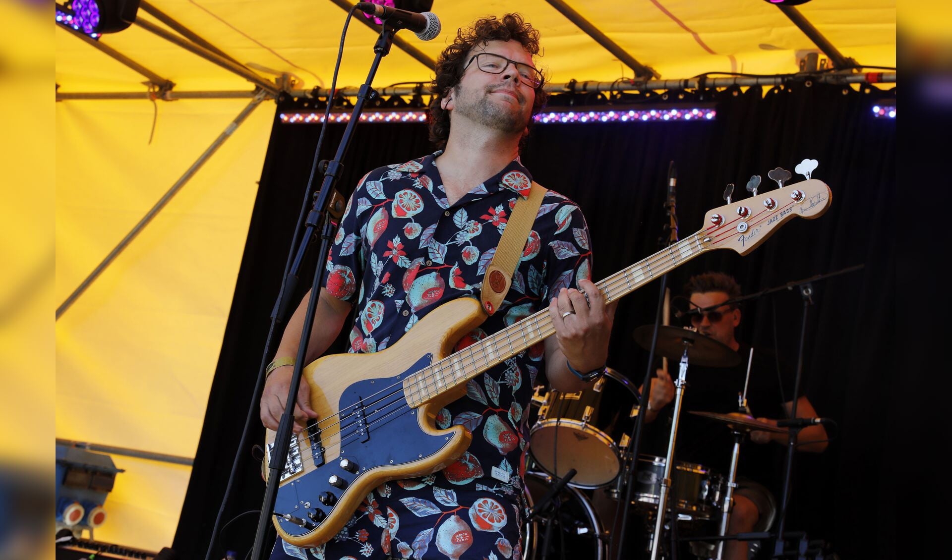 Re-nie-Goudriaanse-band-E110---n-van-de-klappers-op-Blauwalg-Festival-
