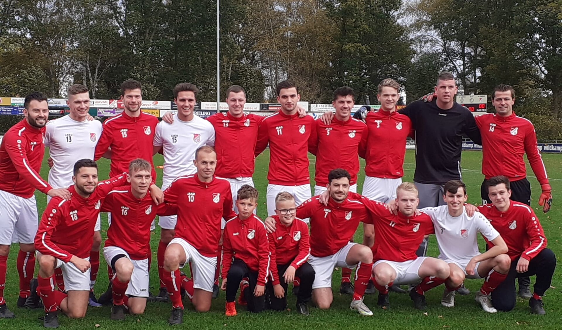 EMMS wint van ongeslagen koploper Oldeholtpade