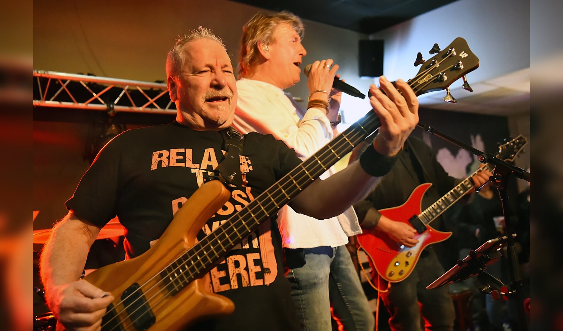 Van publiek naar die (gewilde) bühne: ‘local heroes’ spelen bluesset met vooral veel trots