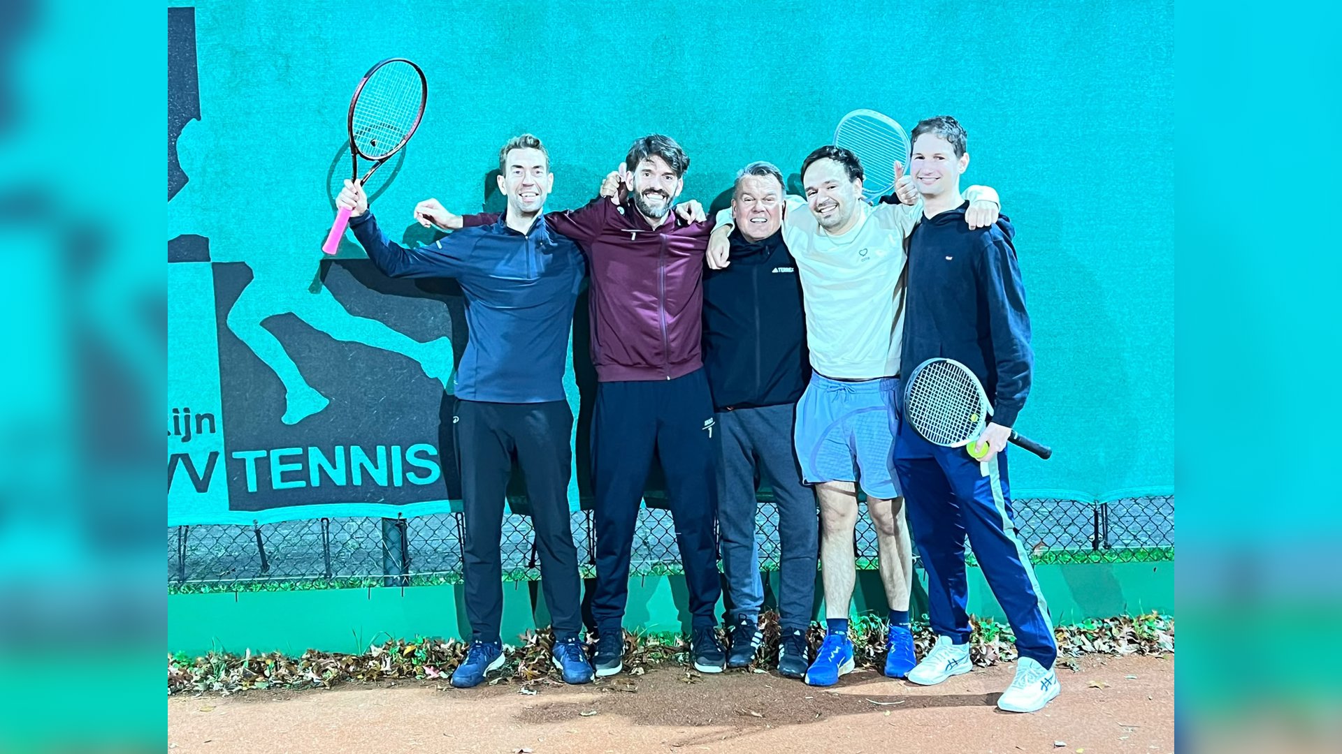 UVV-TENNIS 2 voor tweede keer op rij kampioen