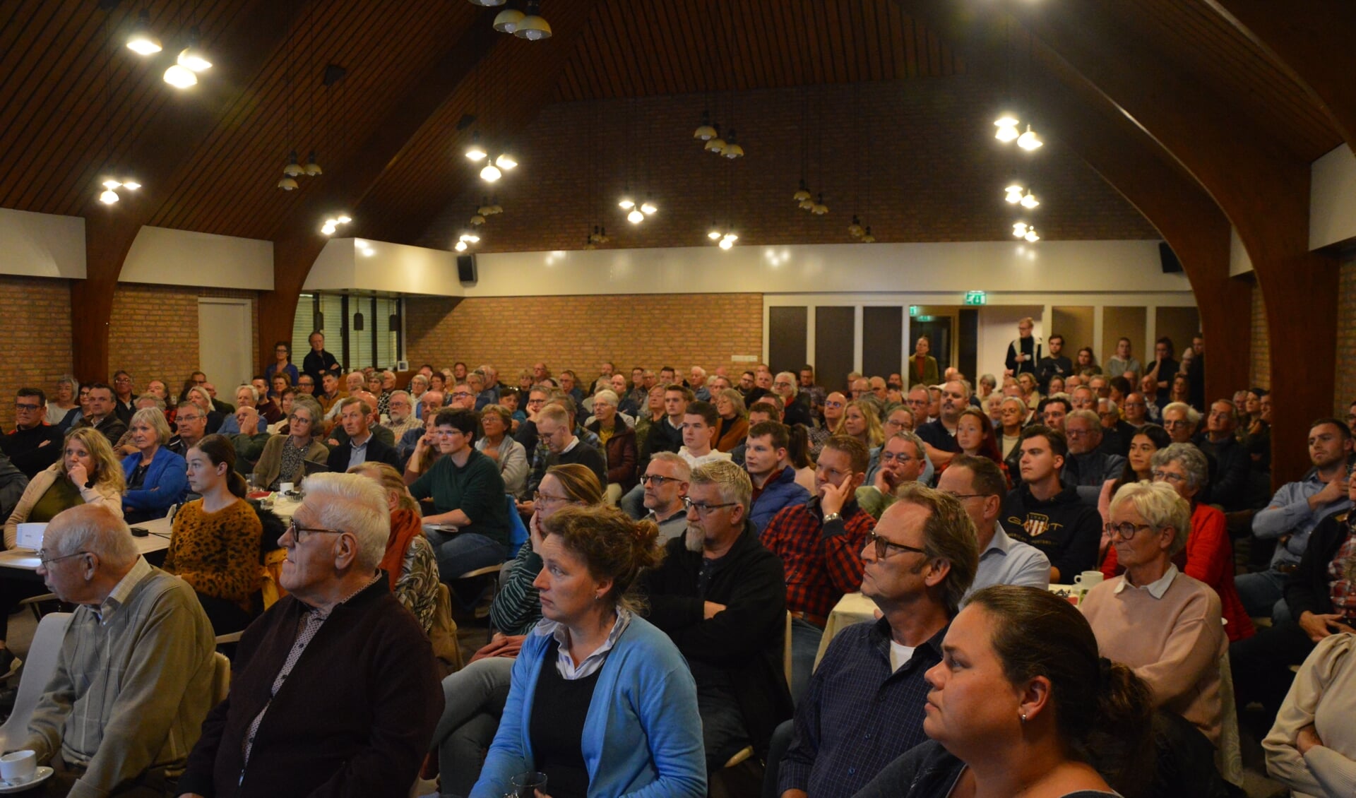 Meer dan 220 bezoekers bij inwonersavond Nieuwe-Tonge over N215 en Hof van Lucard