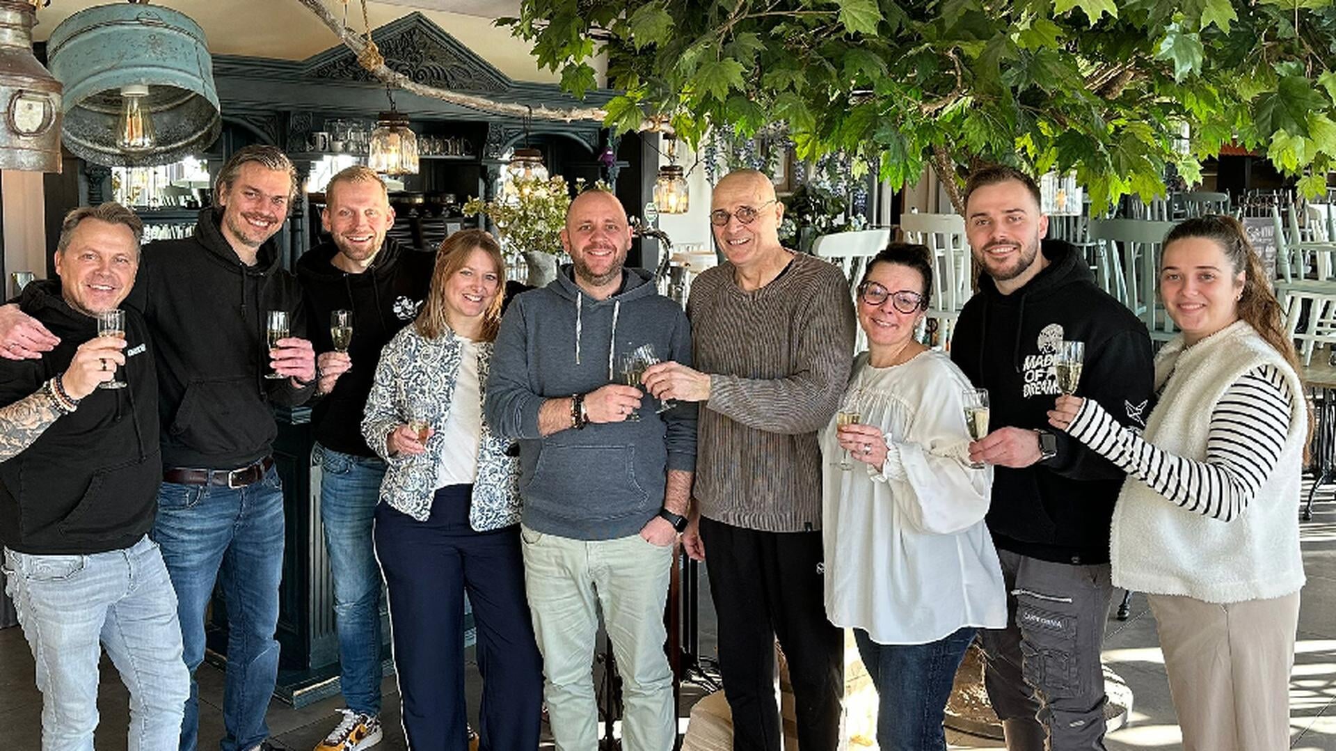 Onder de Pannen in Leerbroek wordt Pannenkoe: na 48 jaar nieuwe eigenaren voor bekend restaurant