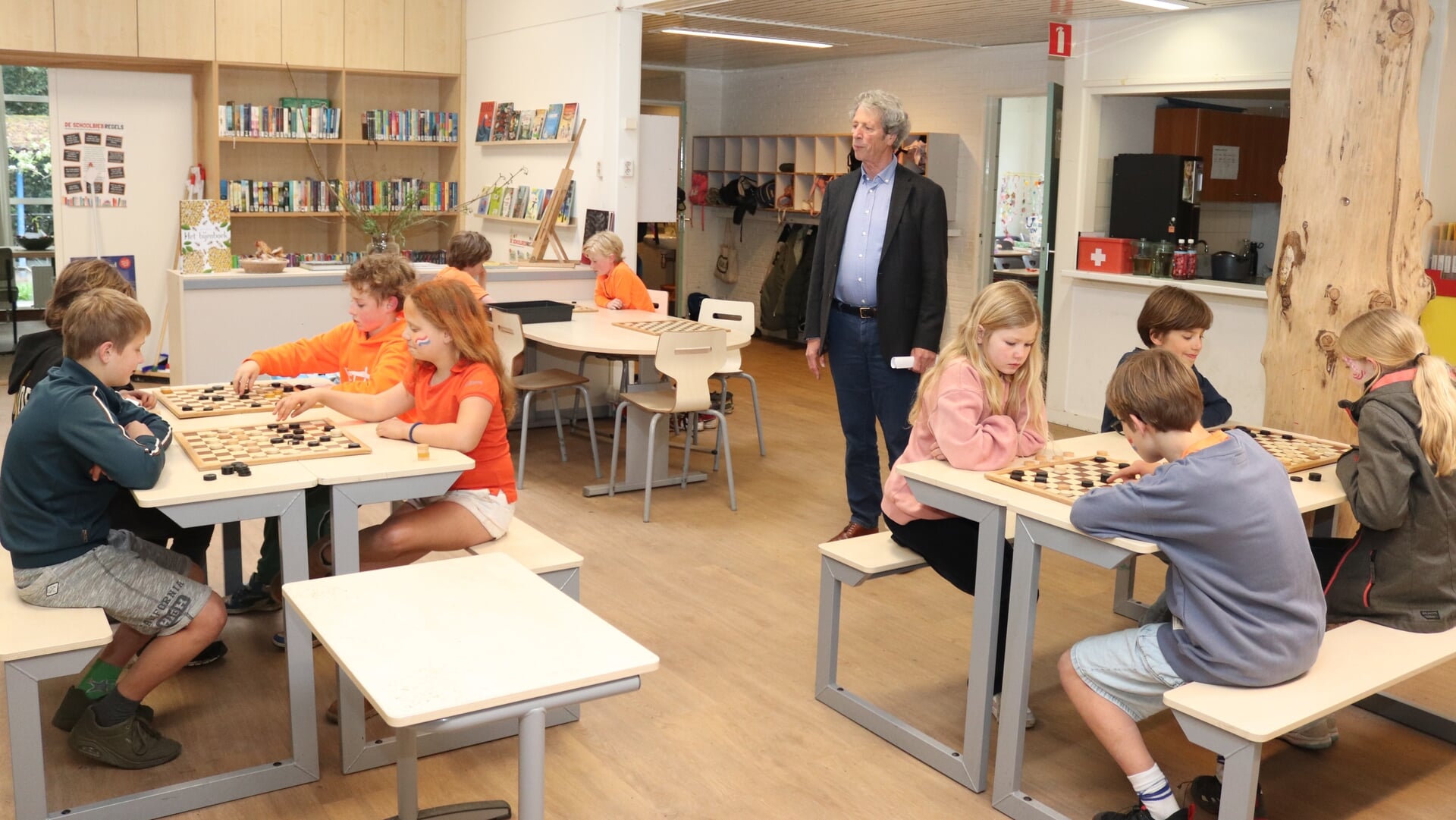 Joppeschool naar finale NK Schooldammen