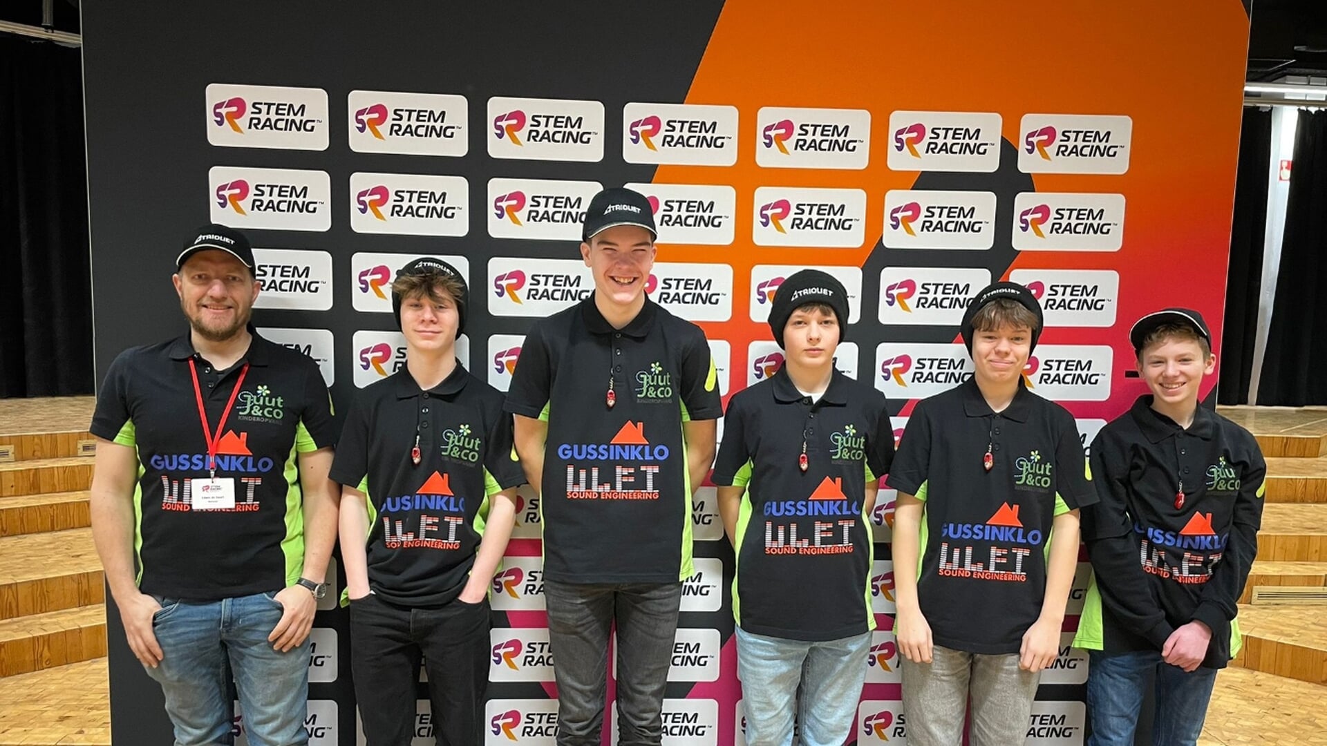 Jonge techniektalenten van Almende College nemen deel aan Formule 1-wedstrijd in Duitsland