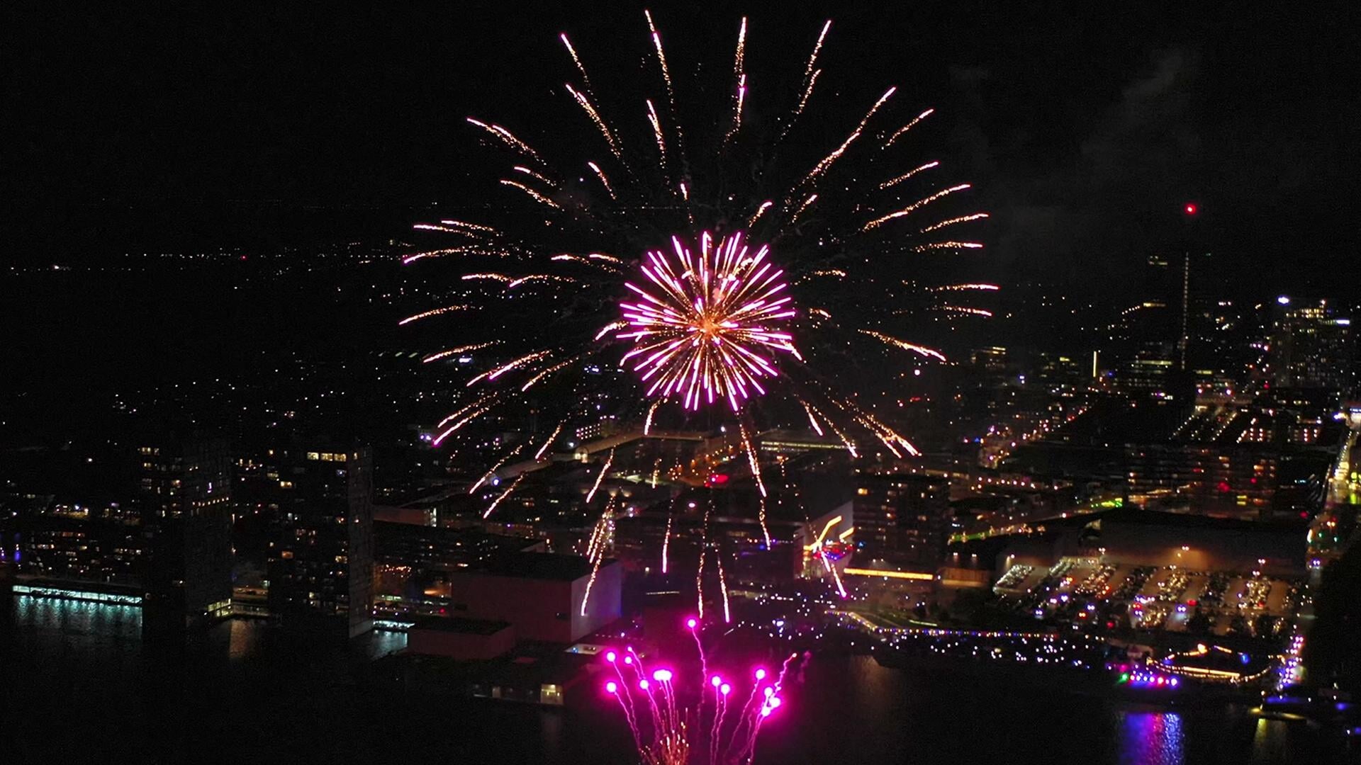 Almere Diwali festival met Pyro vuurwerkshow op Esplanade
