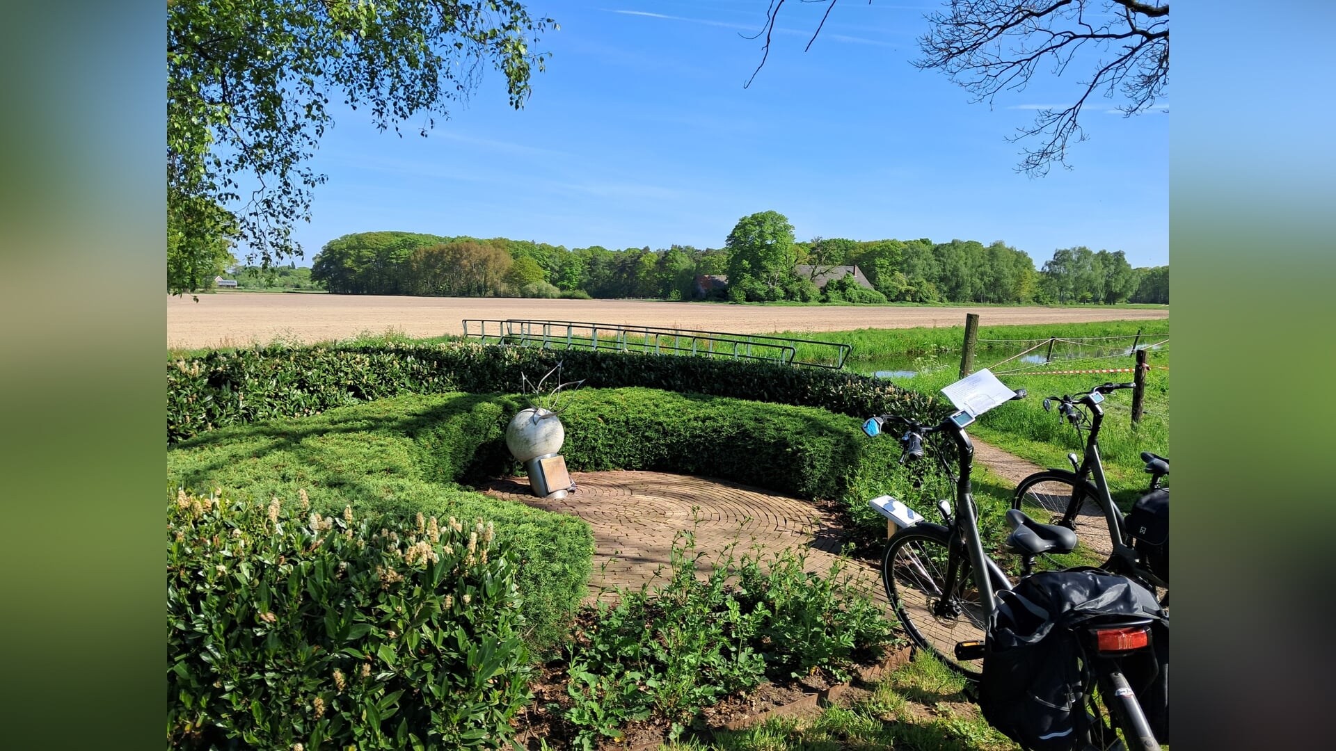 Fietstocht langs monumenten in kader van 80 jaar vrijheid