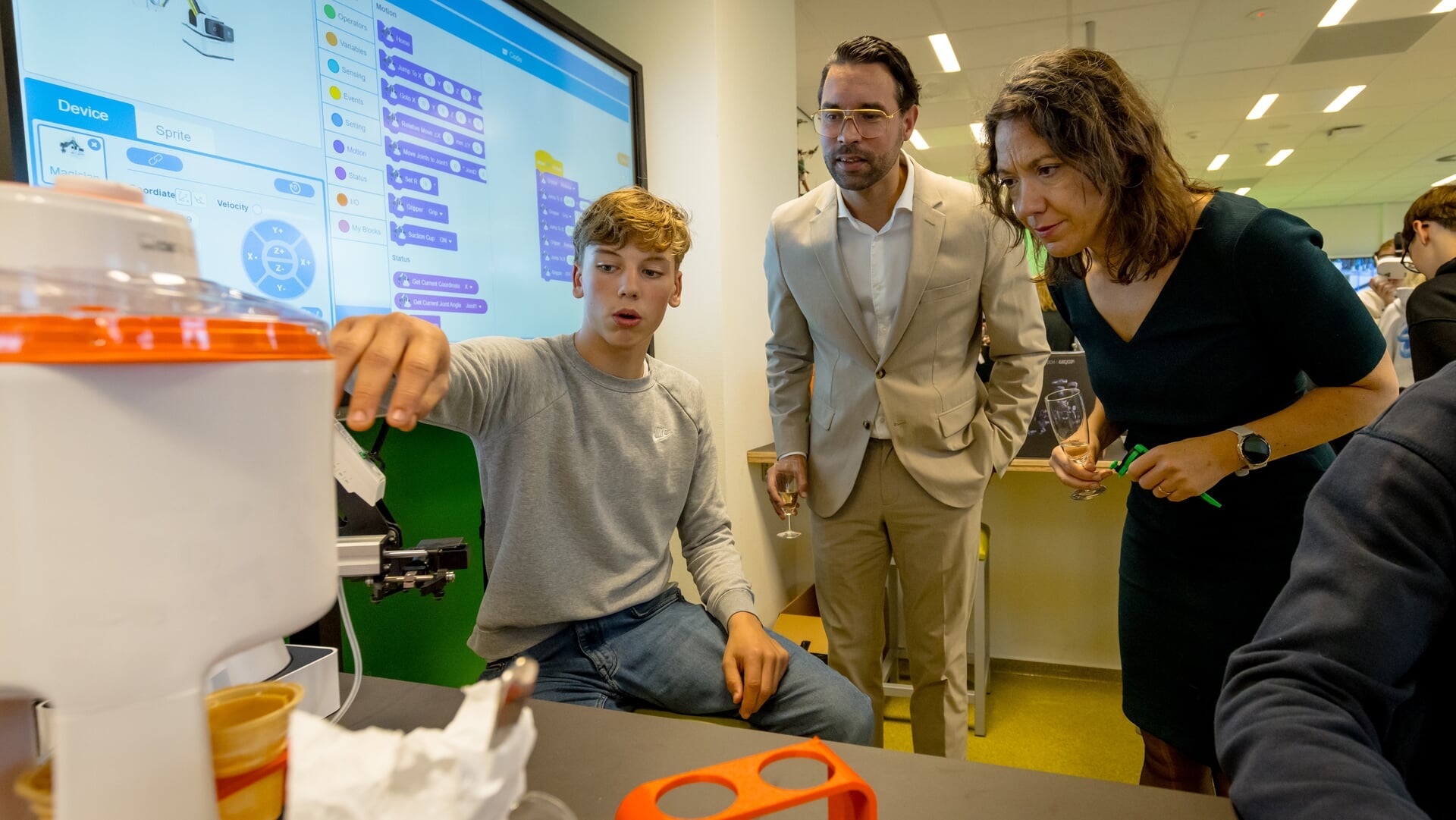 Brug naar de toekomst: Aeres opent Greenlab in Almere Poort