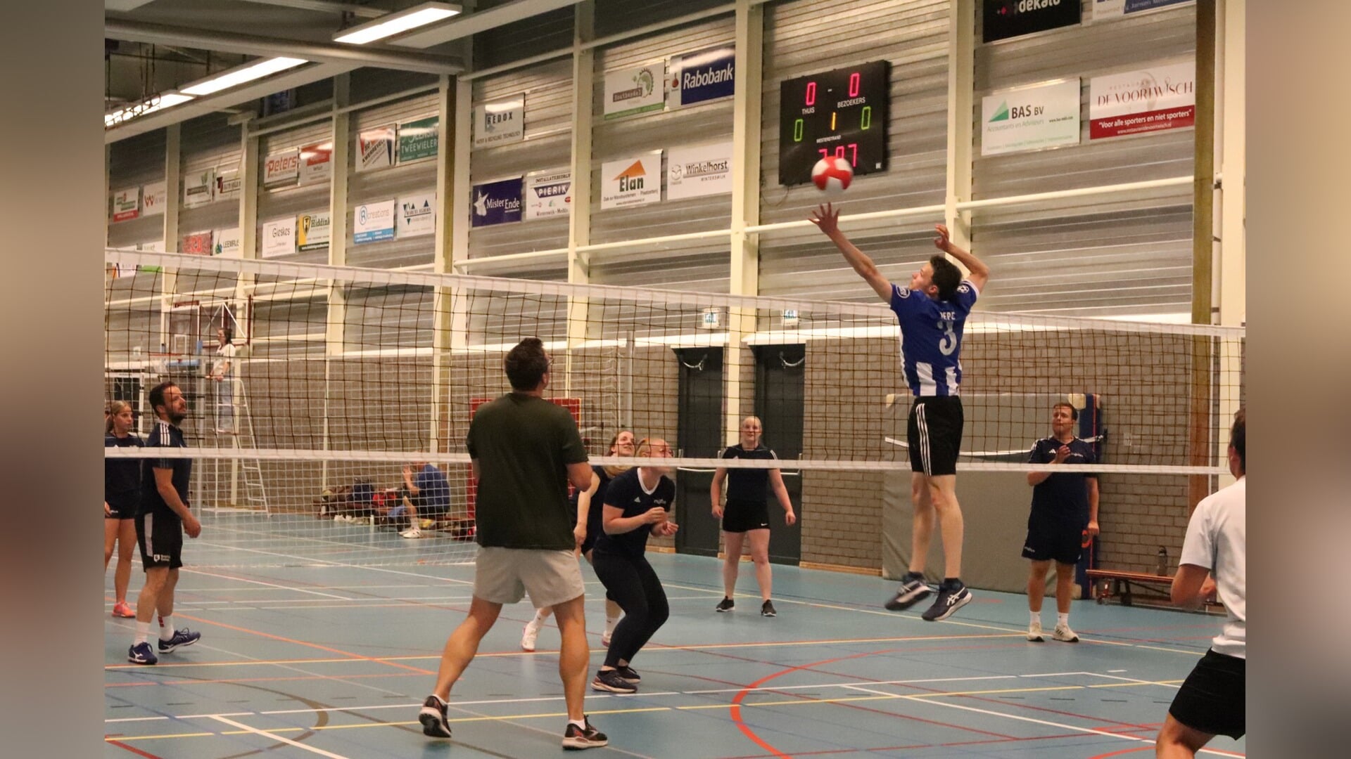 Recreatief volleybaltoernooi in Winterswijk trekt volle zalen