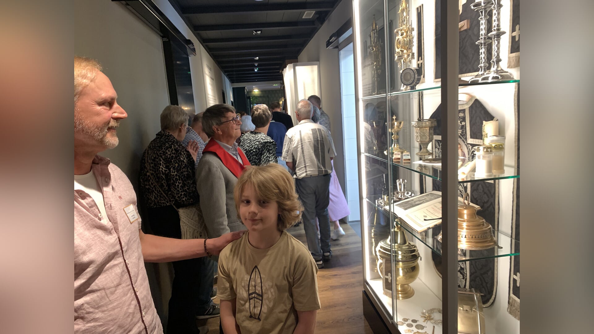 Twee katholieke vitrines in De Heerlyckheid Bredevoort