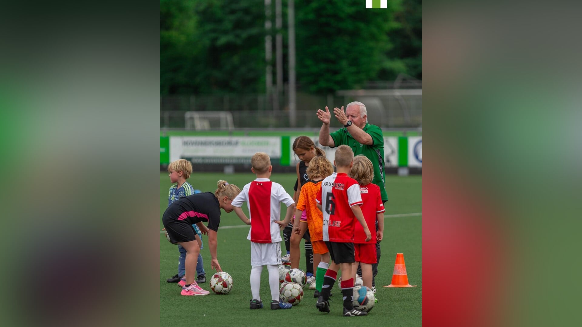 Meer dan 80 kinderen op vriendjes- en vriendinnetjesdag bij Warnsveldse Boys