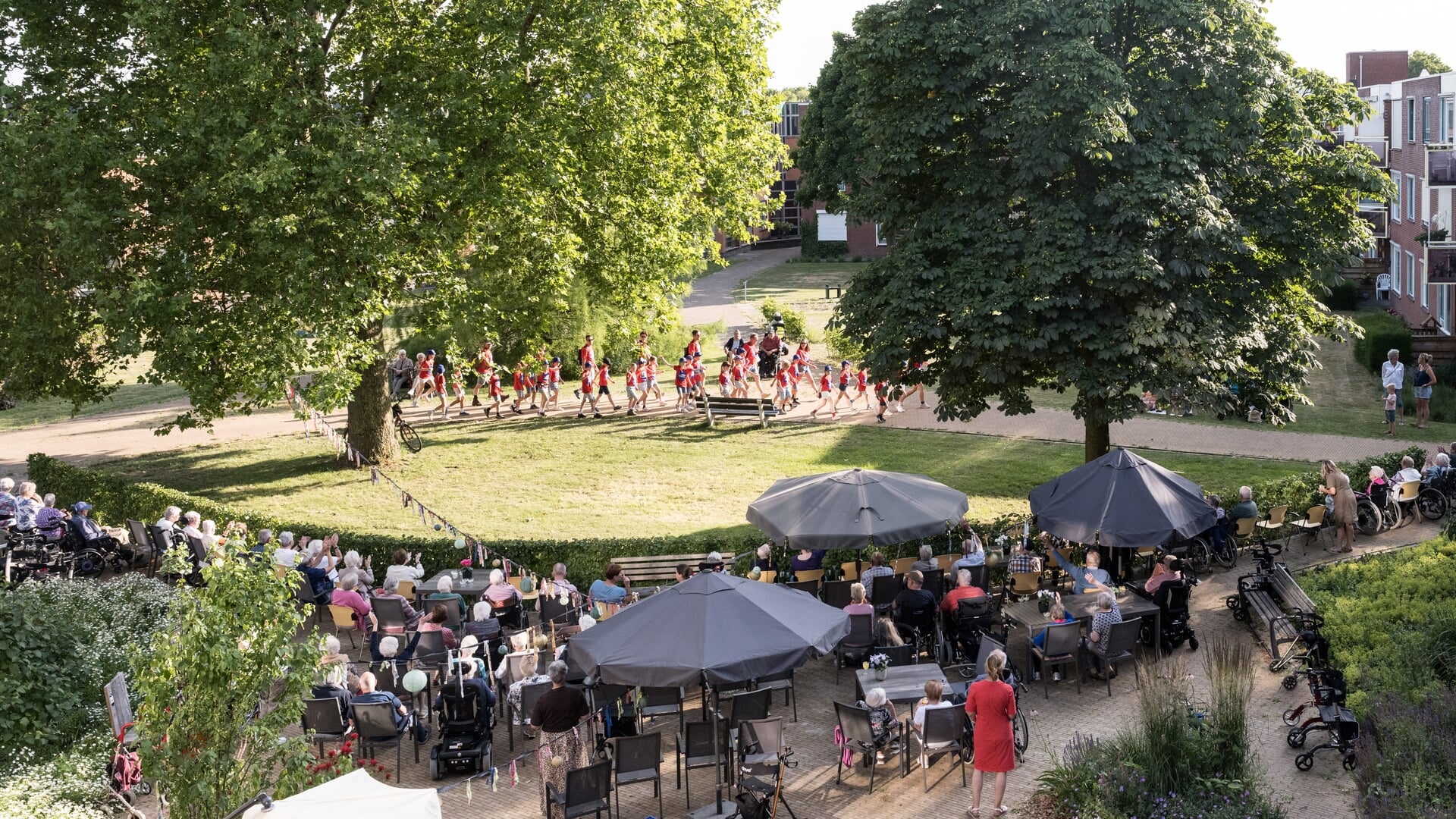 Avondvierdaagse Lichtenvoorde 75 jaar, een zinderend spektakel!