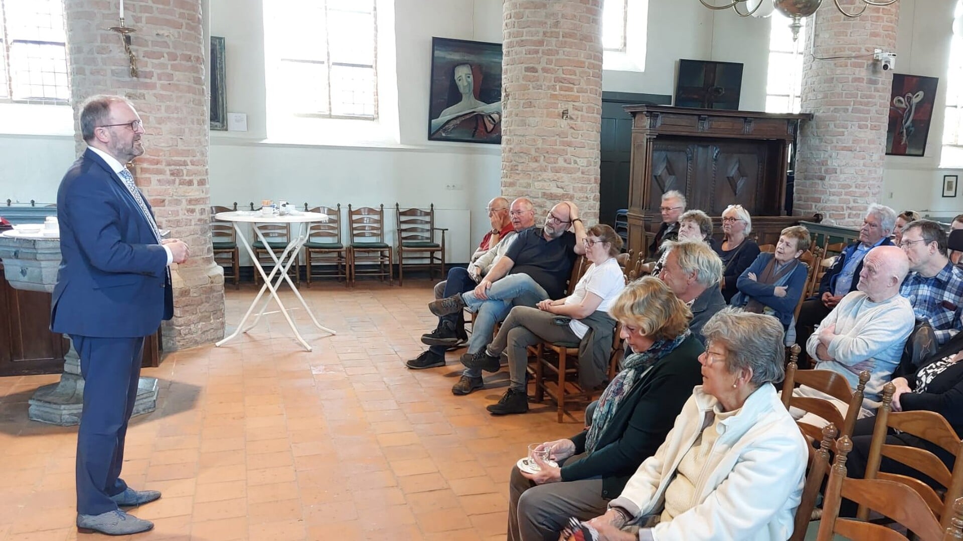 Trichtse tentoonstelling: 80 jaar vrijheid geopend door burgemeester Stoop