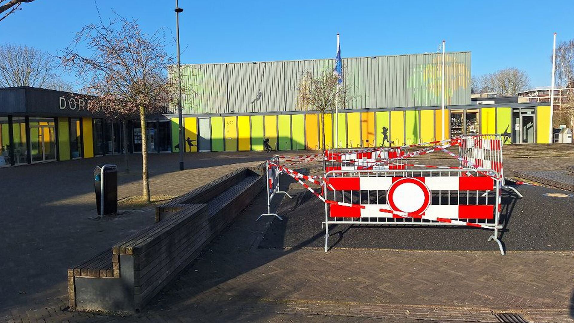 Trampoline Dorpsplein Duivendrecht tijdelijk afgesloten