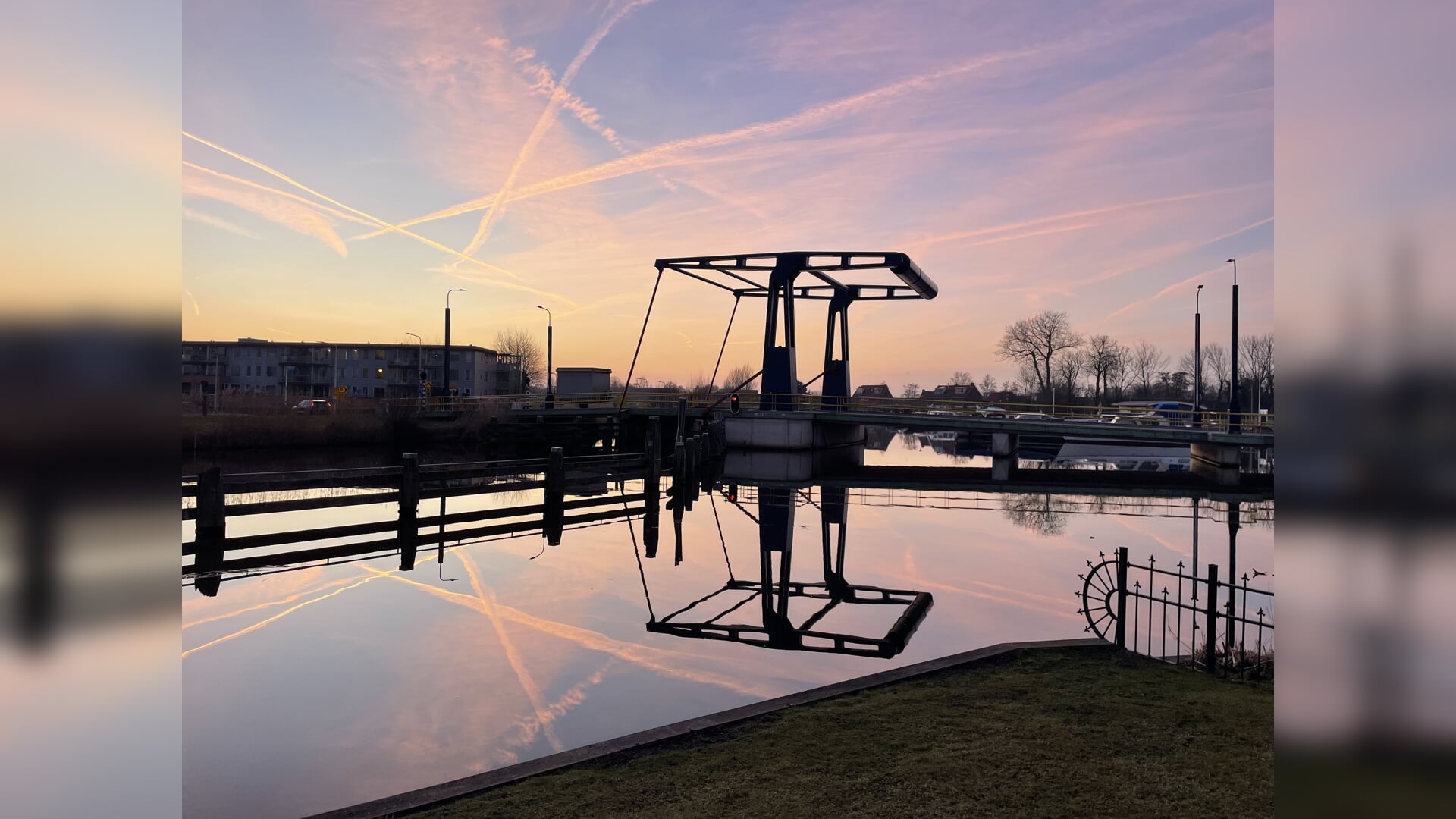 Lezersfoto: Weerspiegeling in het water