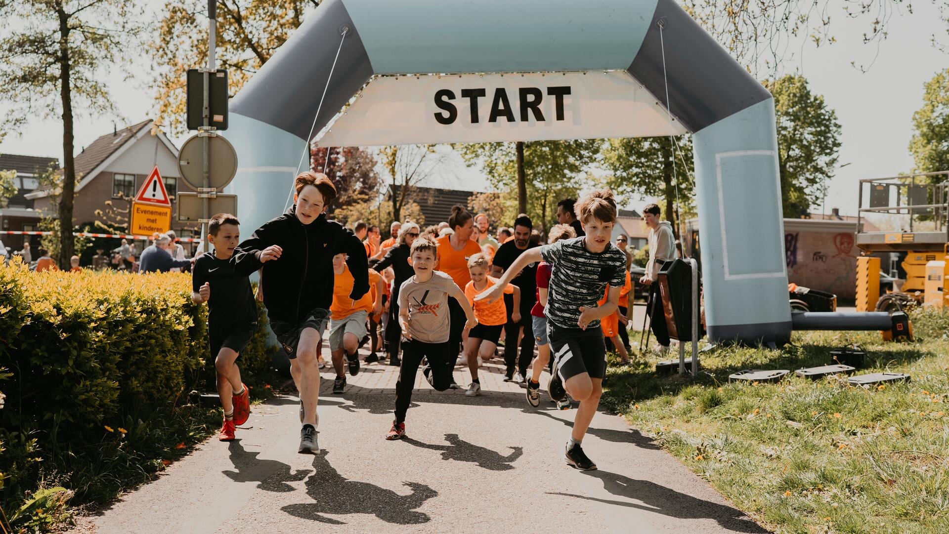 Terugblik: Koningsdag in Asperen met een Stormloop