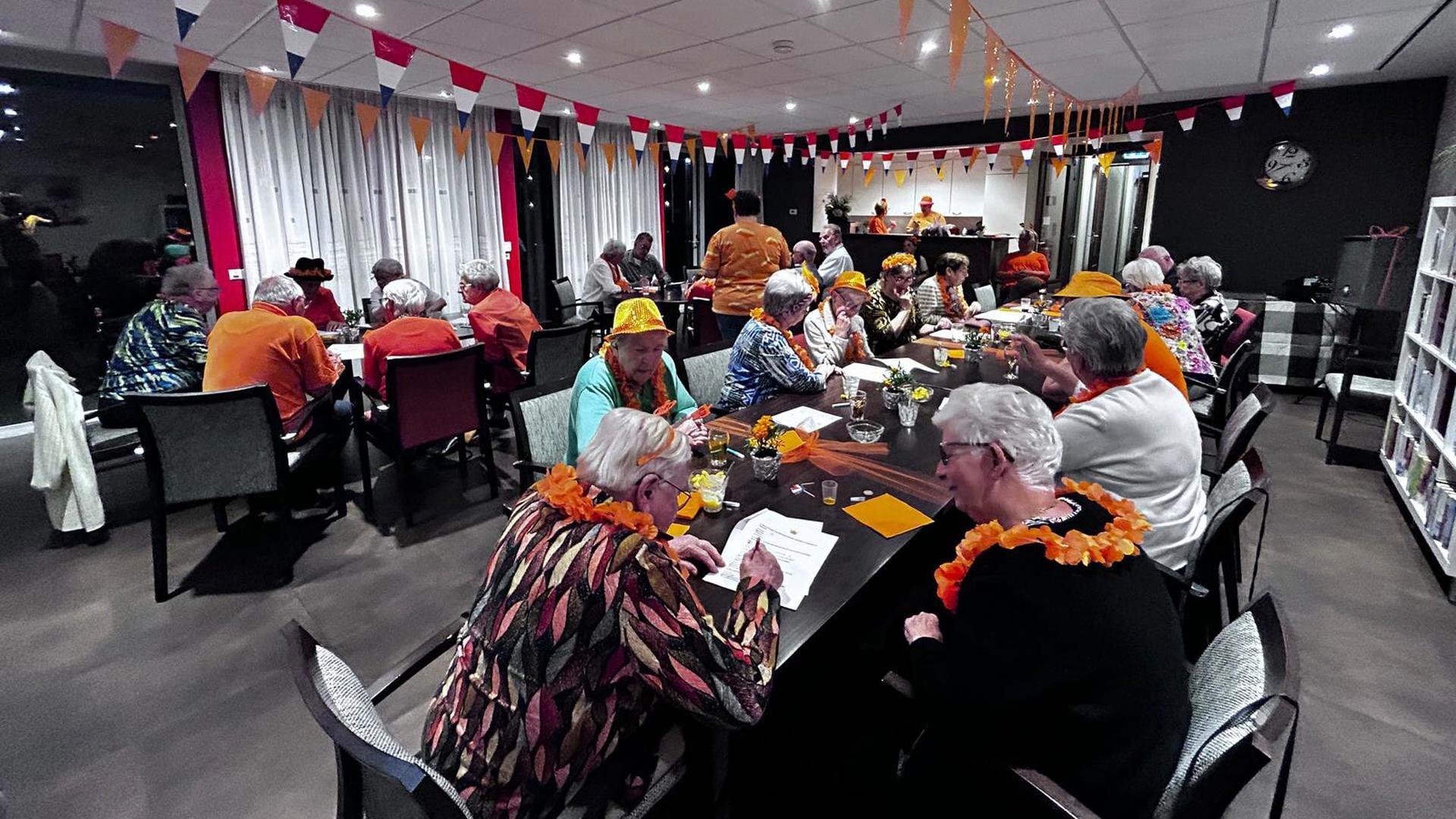 Oranje spelletjesavond in de Leijenburg in Heukelum