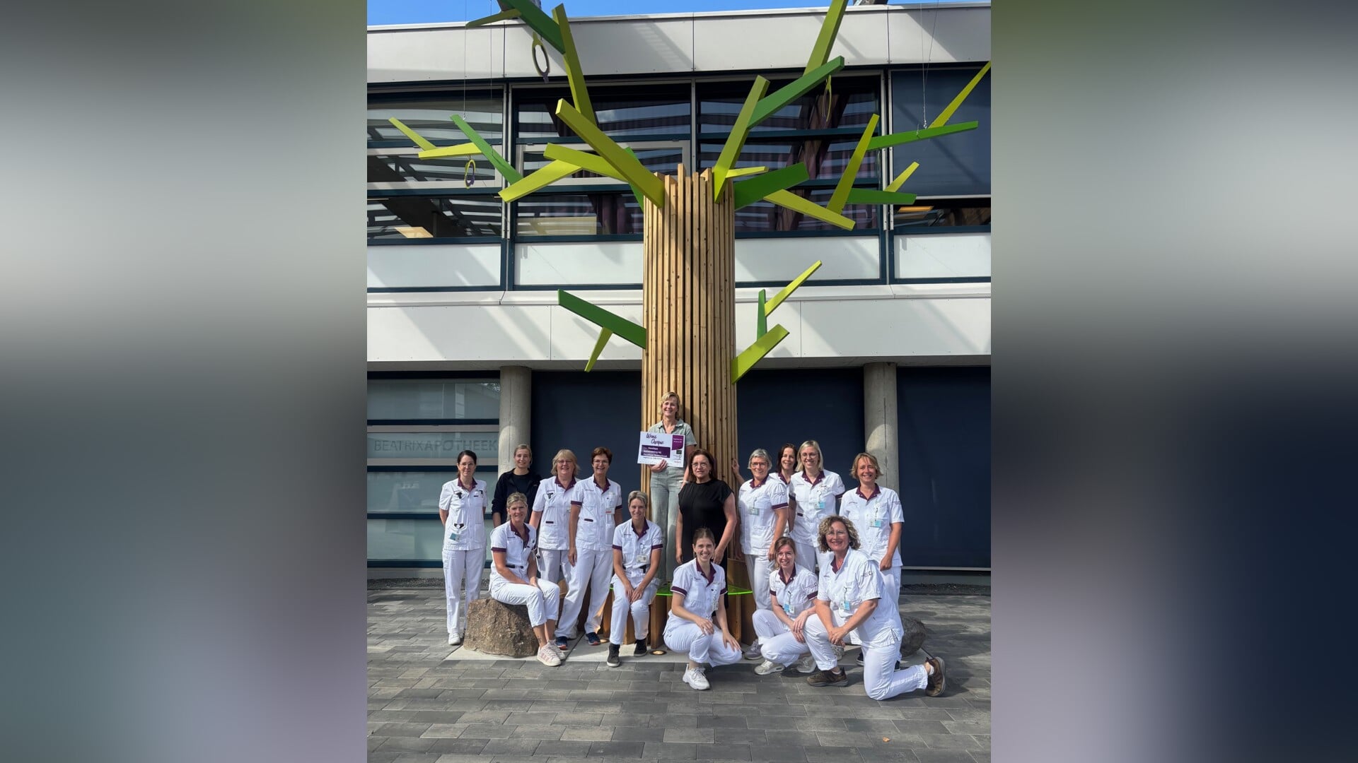 Collega’s ziekenhuisapotheek verrassen Judith na zware periode