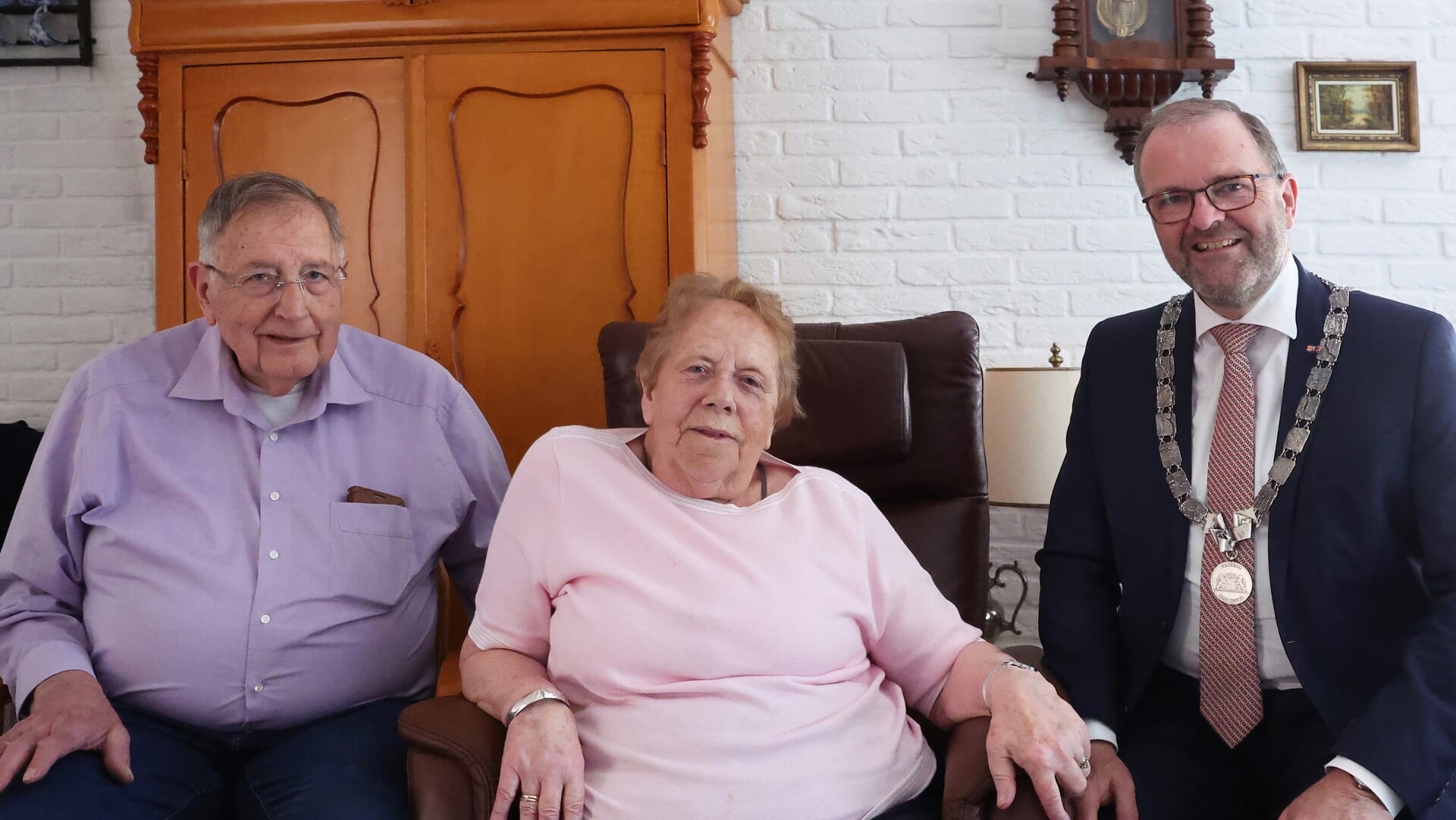 Echtpaar Van Oosterum-Keijnemans uit Haaften 60 jaar getrouwd
