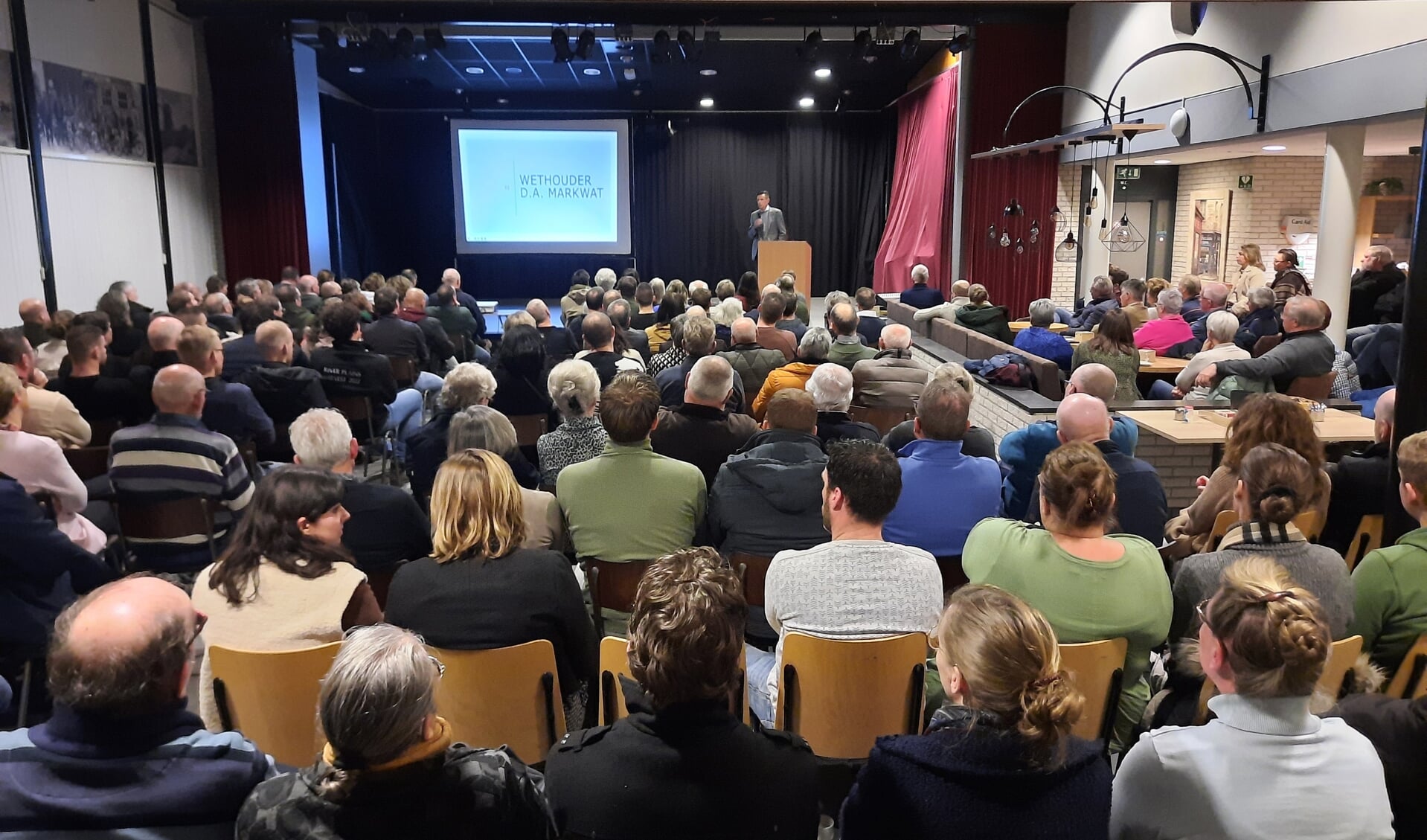 Nieuwe-Tonge bijgepraat over nieuwbouwwijk Hof van Lucard