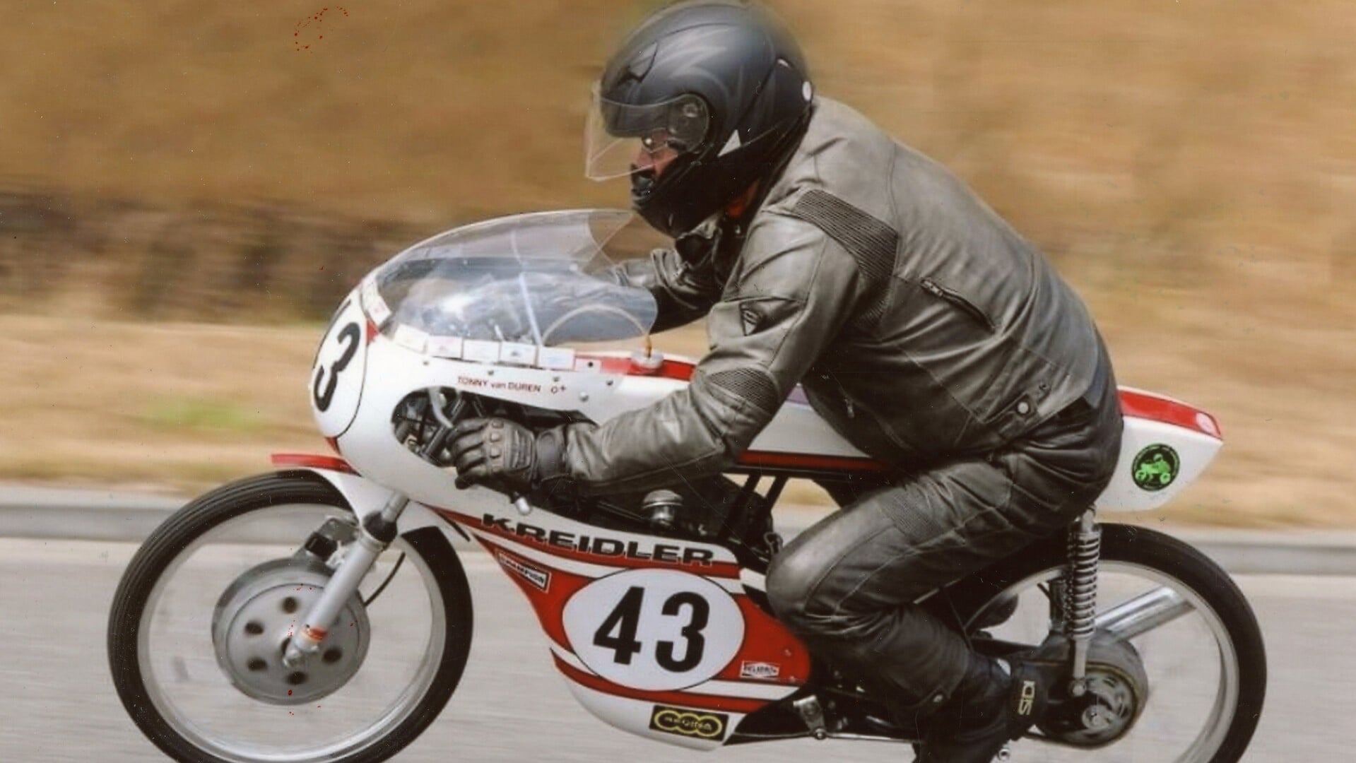 Classic wegrace op circuit De Spie in Langenboom op 20 augustus