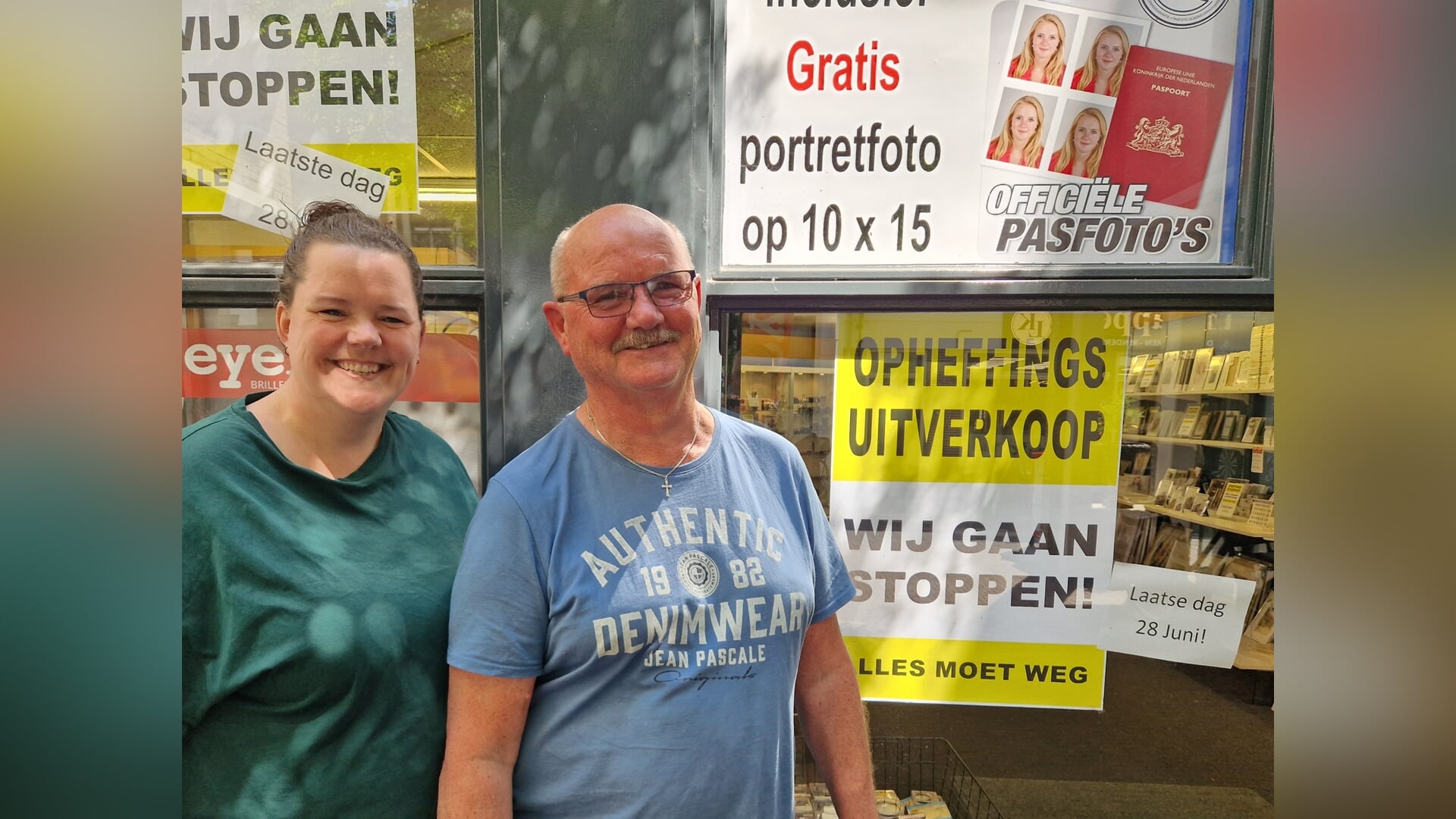 Johan van Engelenburg van Fotoculemborg sluit de deuren