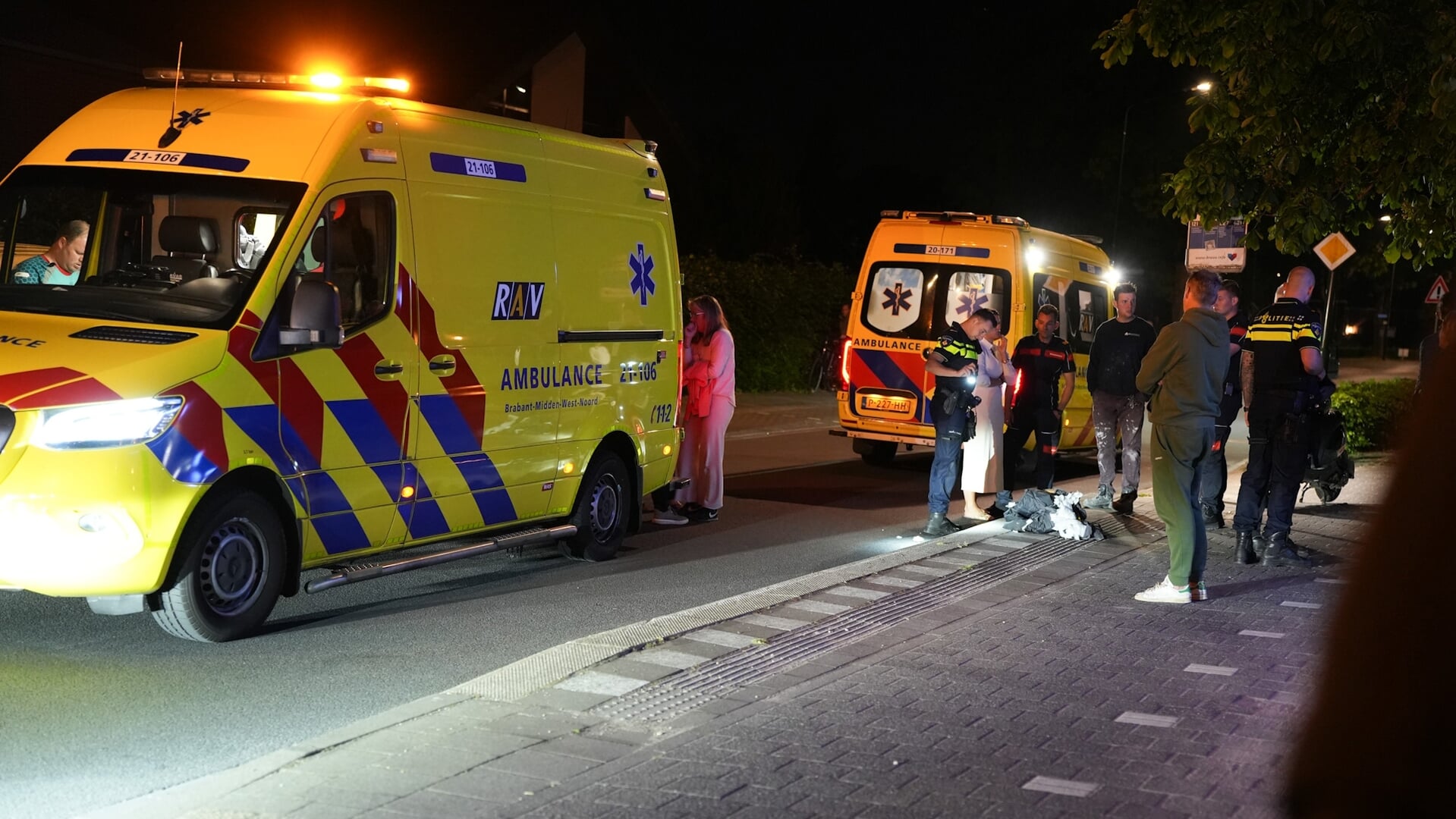 Scooterrijder zwaargewond bij ongeval in Wijk en Aalburg