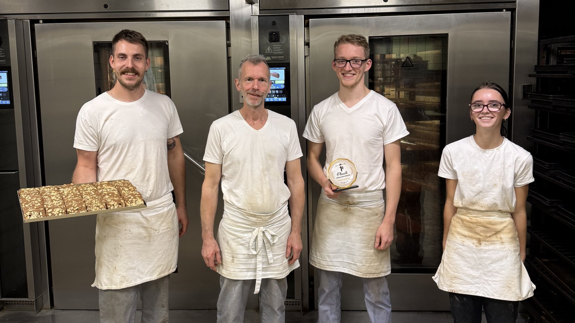 Bakkerij van Oost in Tholen bakt de lekkerste speculaas met amandelen van Zeeland