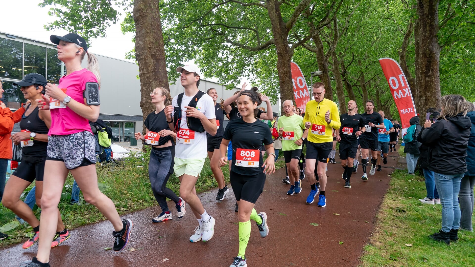 Zevende editie van de Vrijstad Vianen Loop ondanks regen een succes: 982 deelnemers