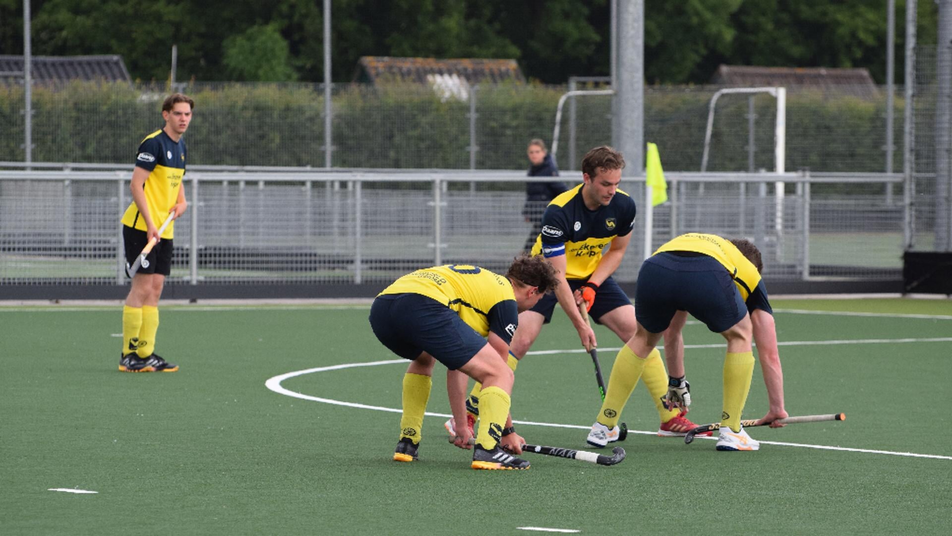 HCL Leerdam laat dure punten liggen in titelstrijd