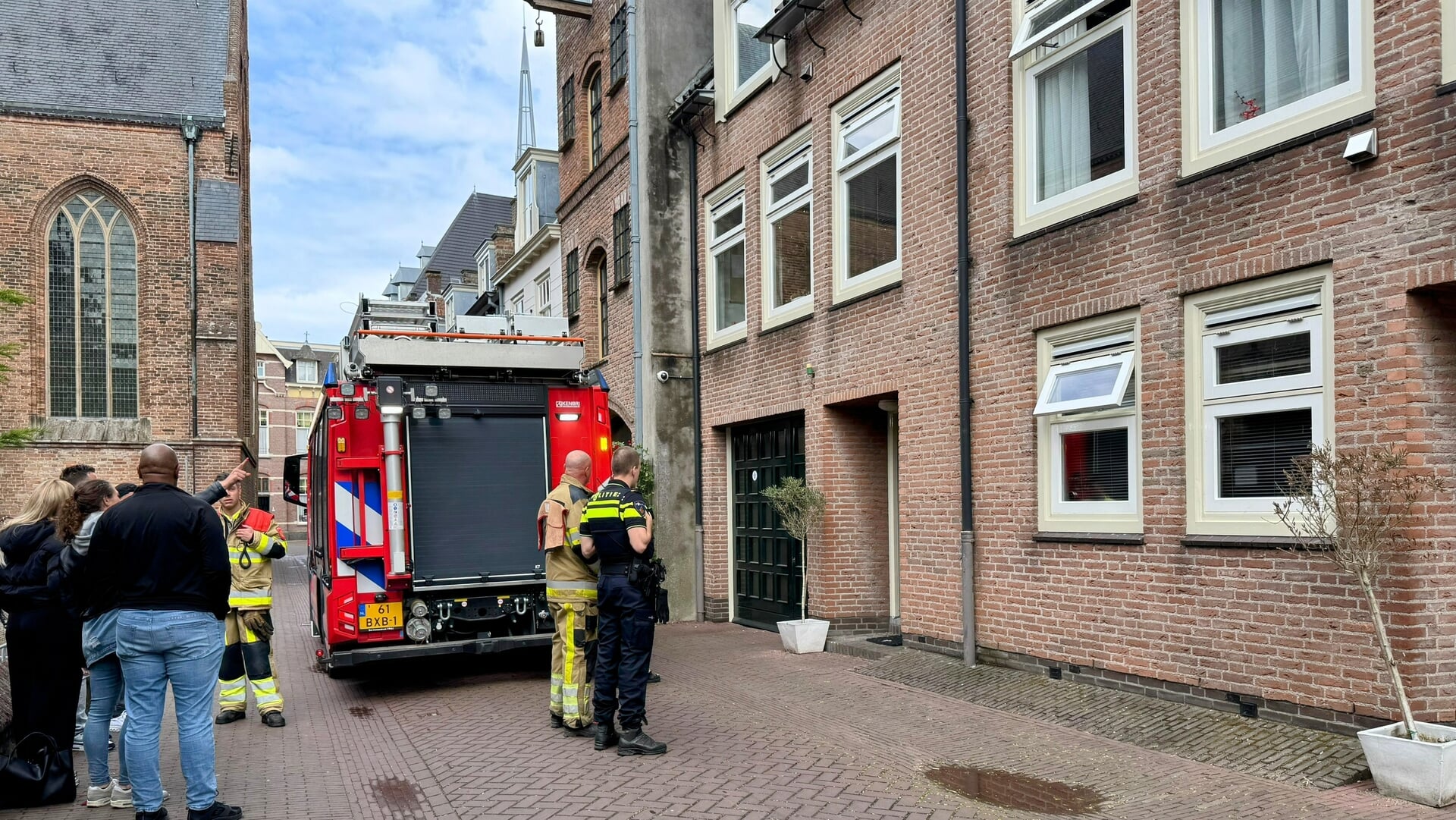 Brandweer checkt melding gaslucht