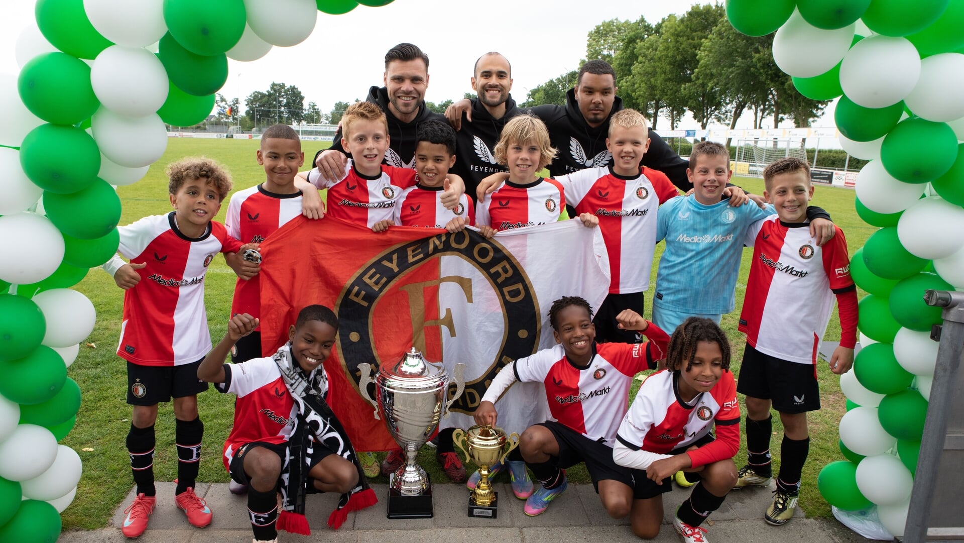 Feijenoord wint Internationaal JO10 toernooi bij V.V. Tricht