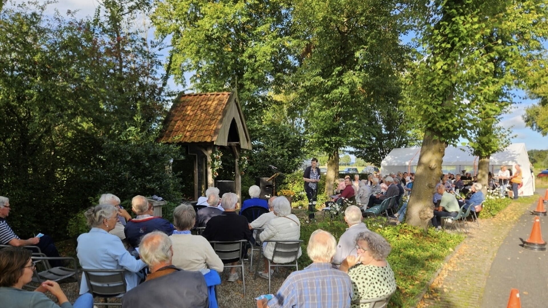 Oecumenische dienst bij dankbaarheidskruis Megchelen