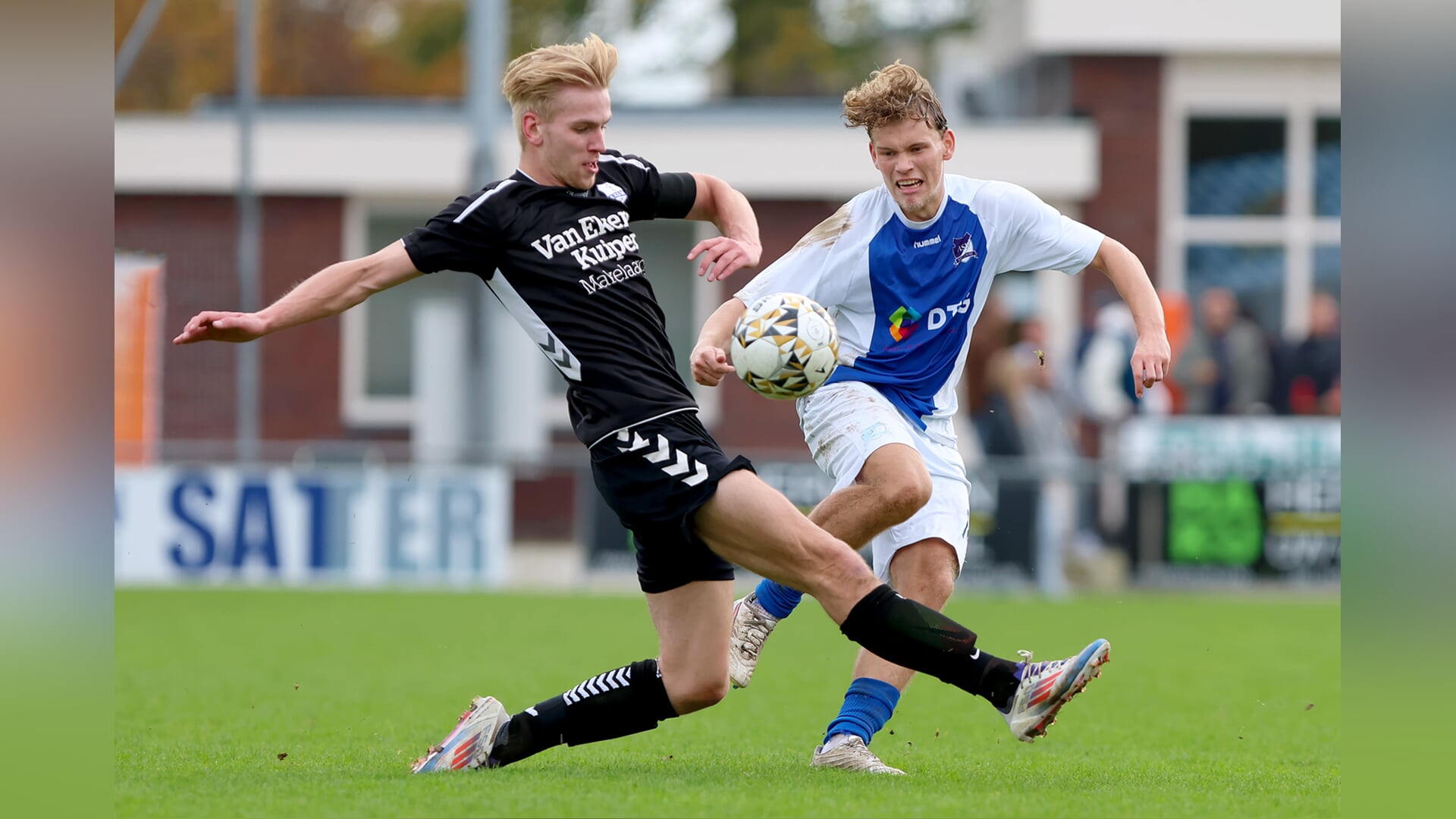 ASH-SVS’65 wordt op het kunstgras van vv Asperen gespeeld